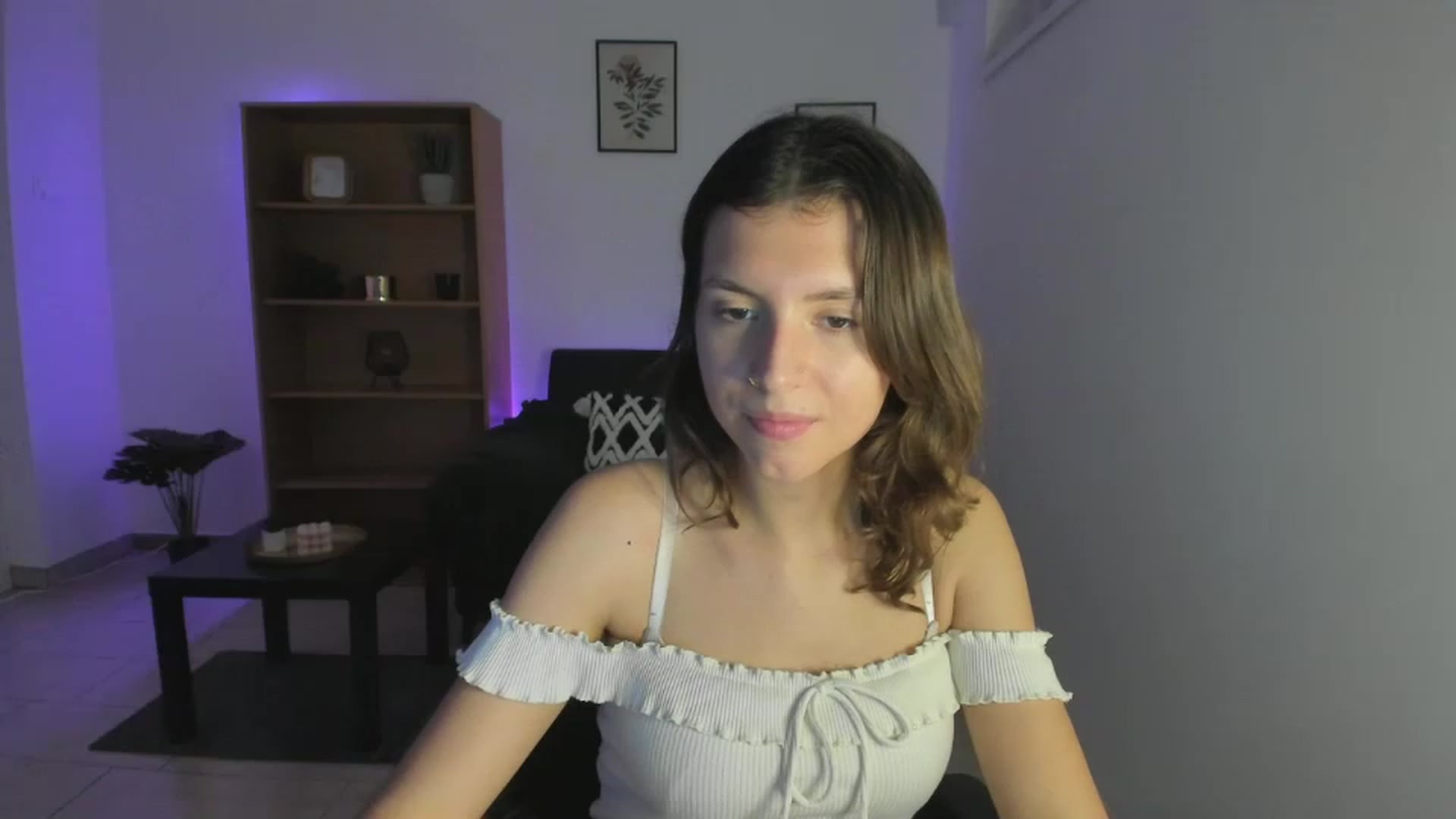 Gallery image thumbnail from SaraJaay18's myfreecams stream on, 11/21/2022, 19:03 image 2 of 20