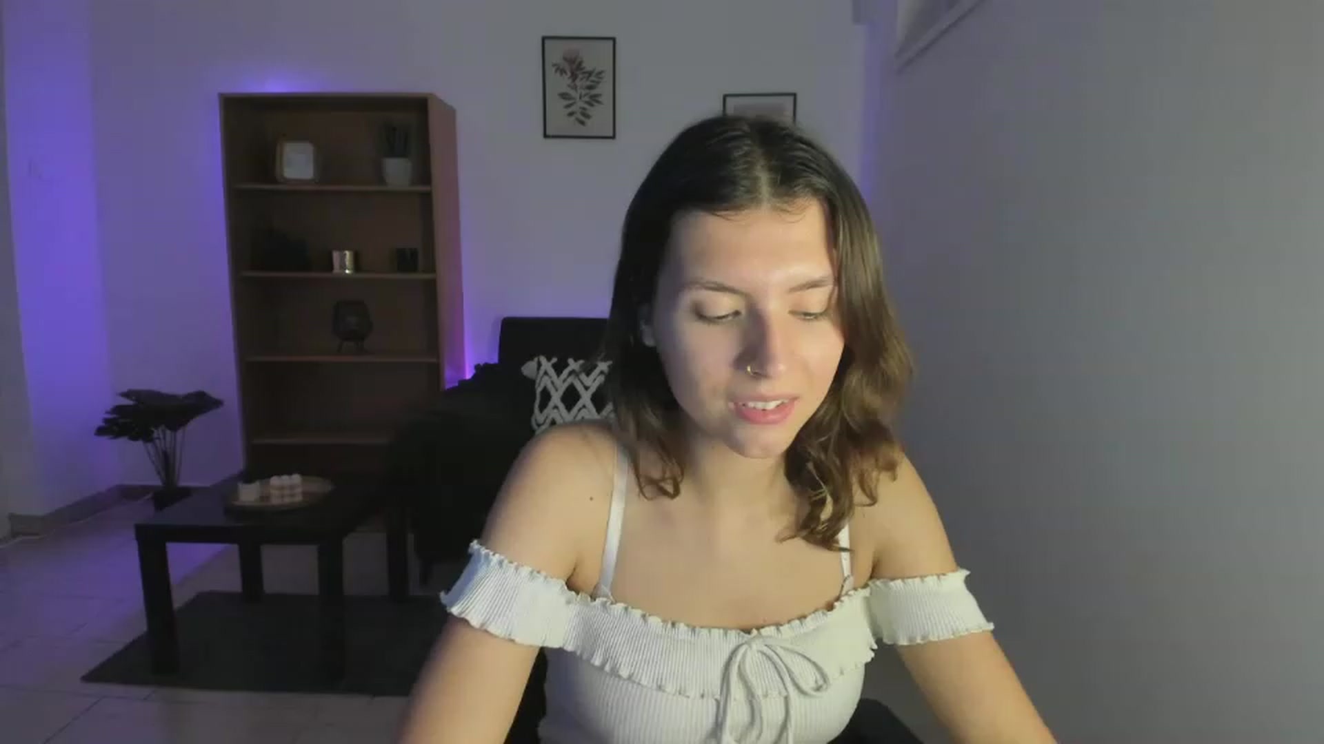 Gallery image thumbnail from SaraJaay18's myfreecams stream on, 11/21/2022, 19:03 image 1 of 20
