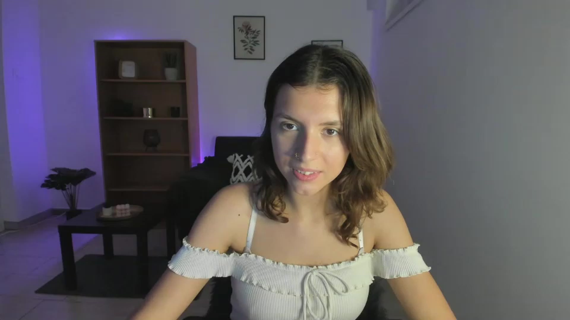 Gallery image thumbnail from SaraJaay18's myfreecams stream on, 11/21/2022, 19:03 image 7 of 20