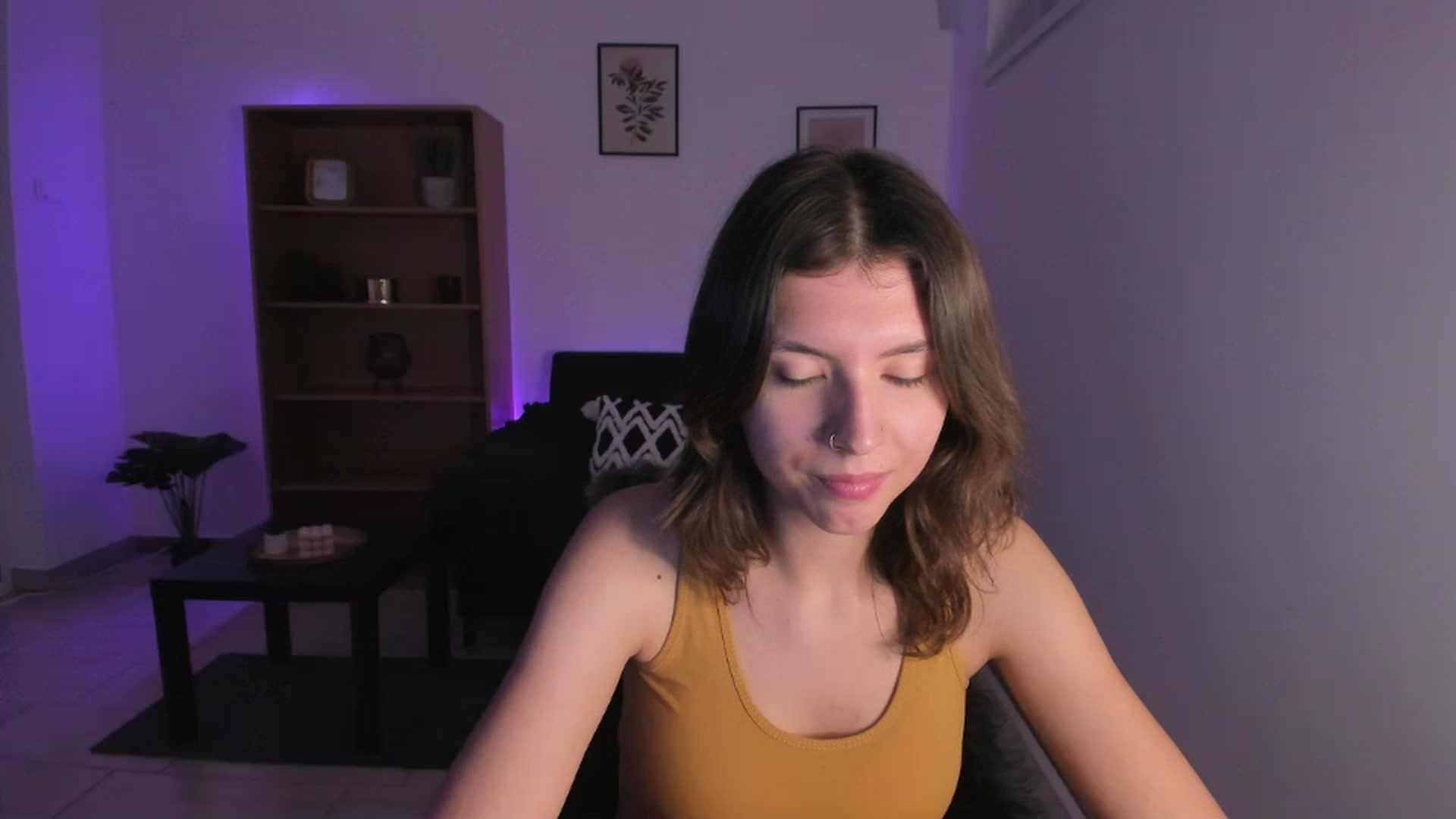 Gallery image thumbnail from SaraJaay18's myfreecams stream on, 11/22/2022, 16:00 image 14 of 20