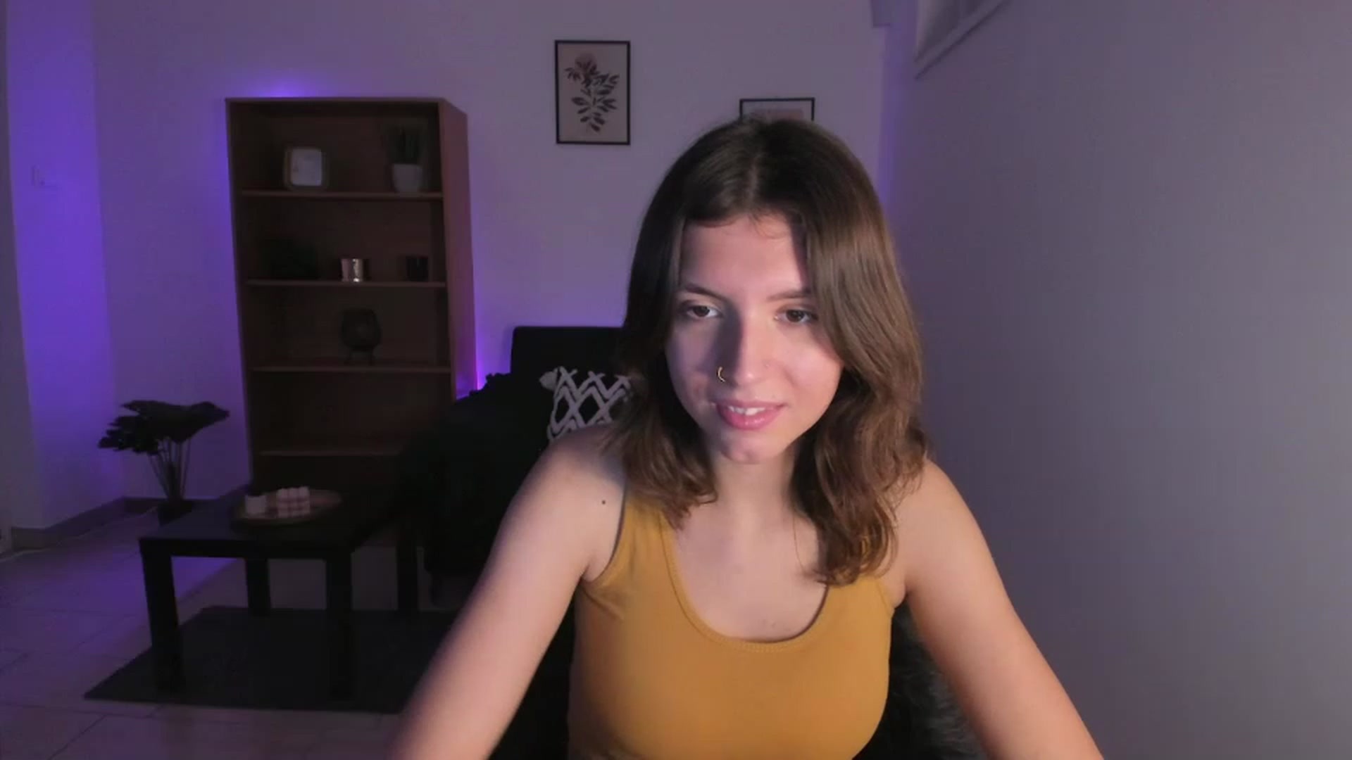 Gallery image thumbnail from SaraJaay18's myfreecams stream on, 11/22/2022, 16:00 image 15 of 20