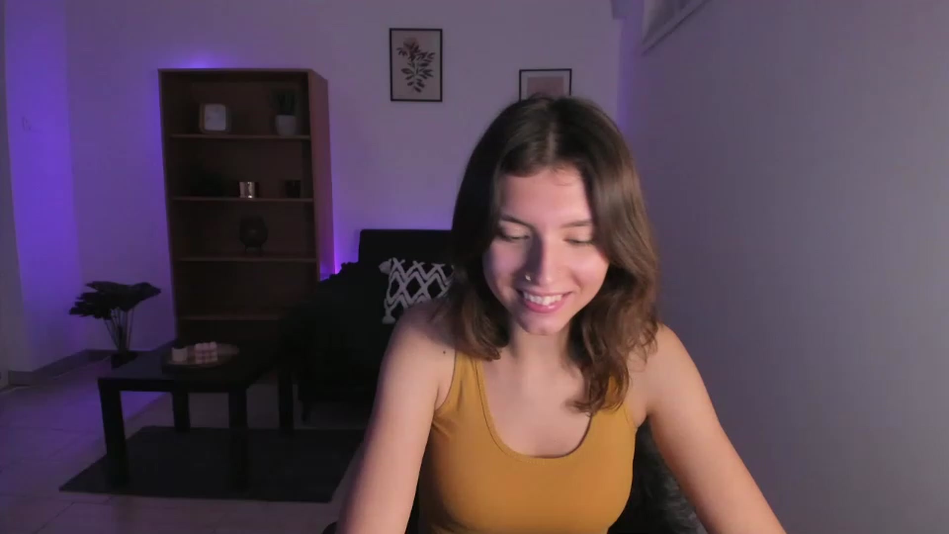 Gallery image thumbnail from SaraJaay18's myfreecams stream on, 11/22/2022, 16:00 image 19 of 20