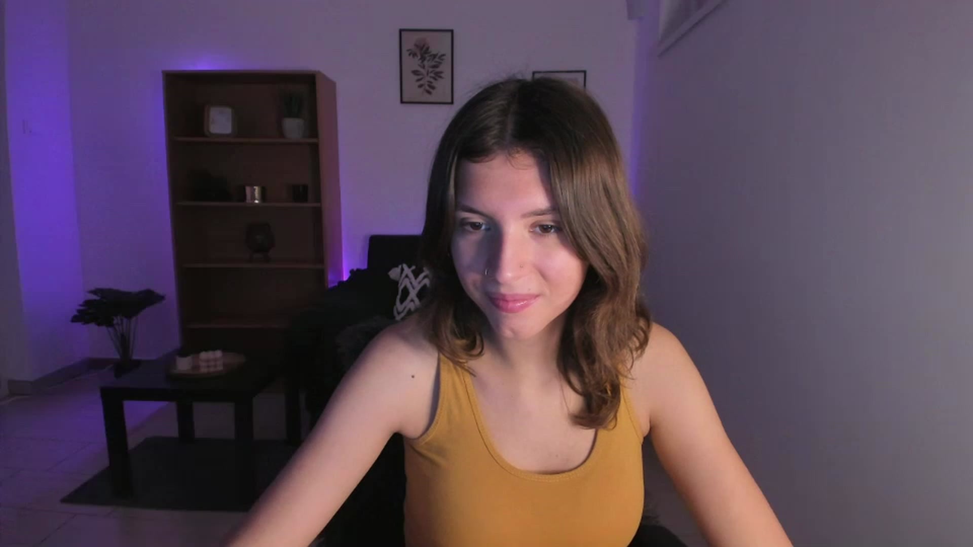 Gallery image thumbnail from SaraJaay18's myfreecams stream on, 11/22/2022, 16:00 image 10 of 20