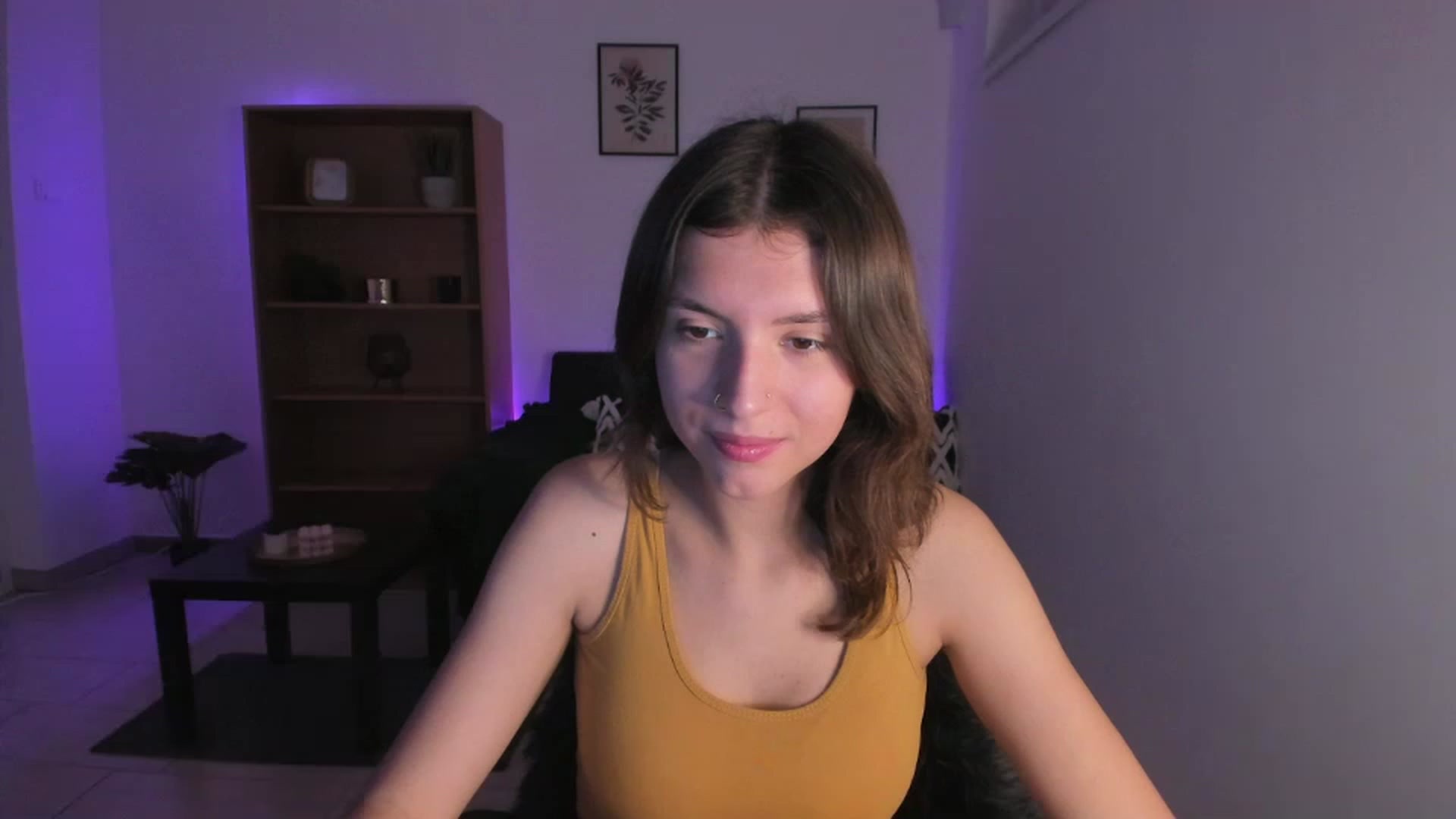 Gallery image thumbnail from SaraJaay18's myfreecams stream on, 11/22/2022, 16:00 image 4 of 20