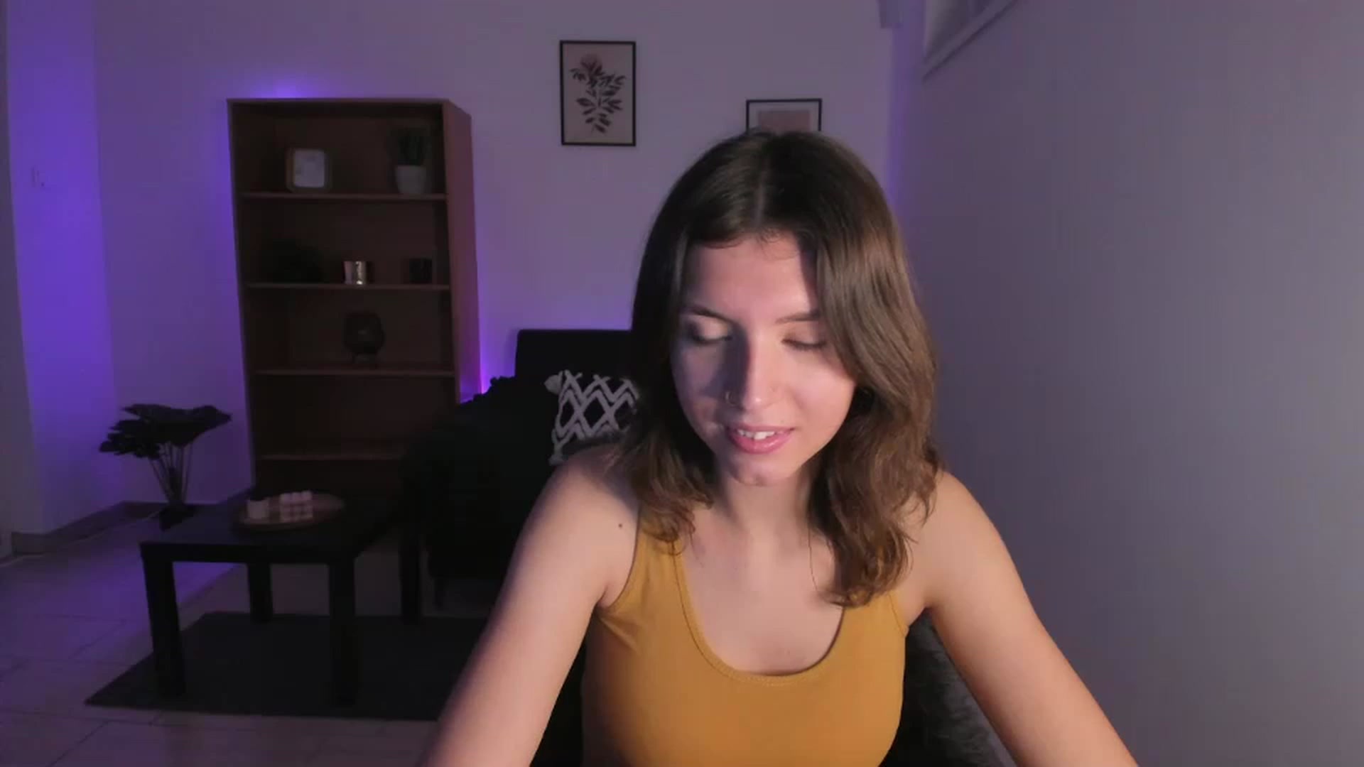 Gallery image thumbnail from SaraJaay18's myfreecams stream on, 11/22/2022, 16:00 image 13 of 20
