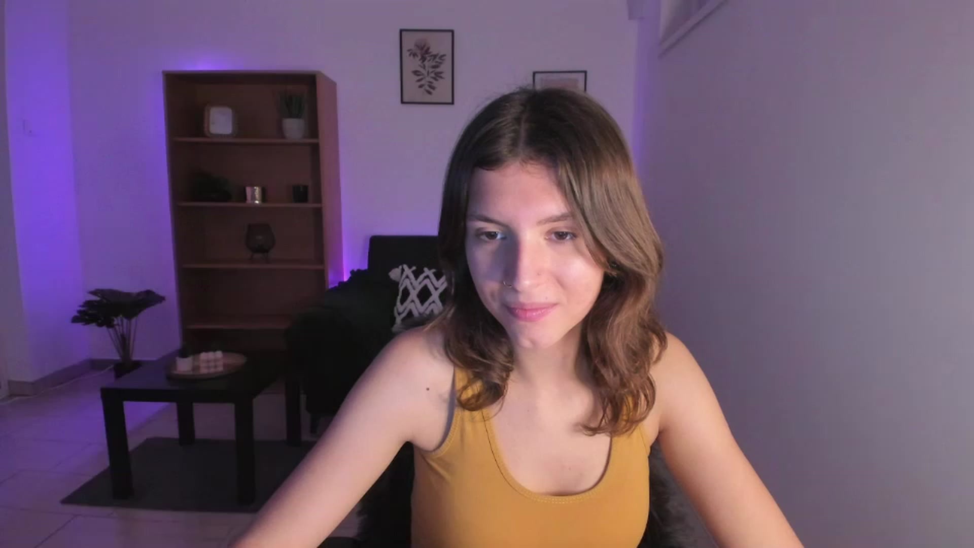 Gallery image thumbnail from SaraJaay18's myfreecams stream on, 11/22/2022, 16:46 image 2 of 20