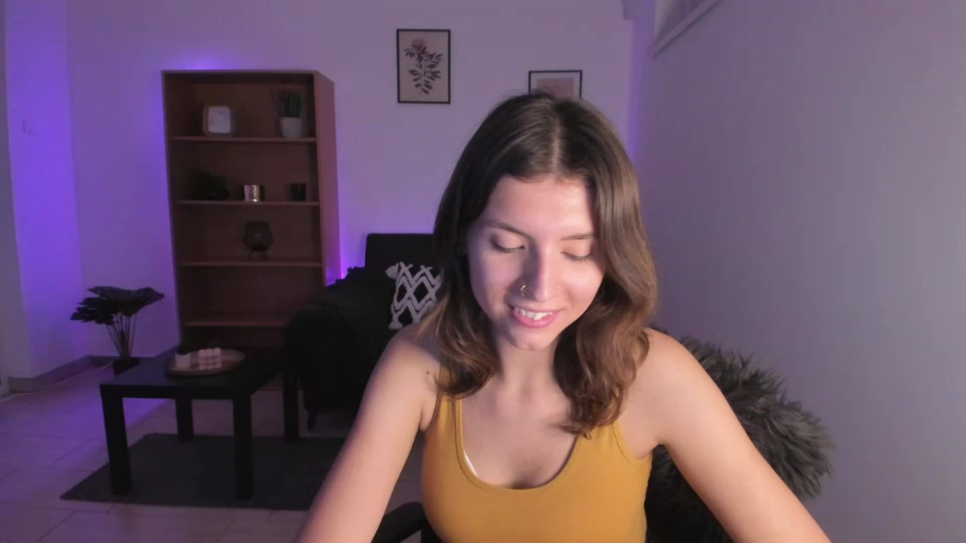 Gallery image thumbnail from SaraJaay18's myfreecams stream on, 11/22/2022, 16:46 image 20 of 20
