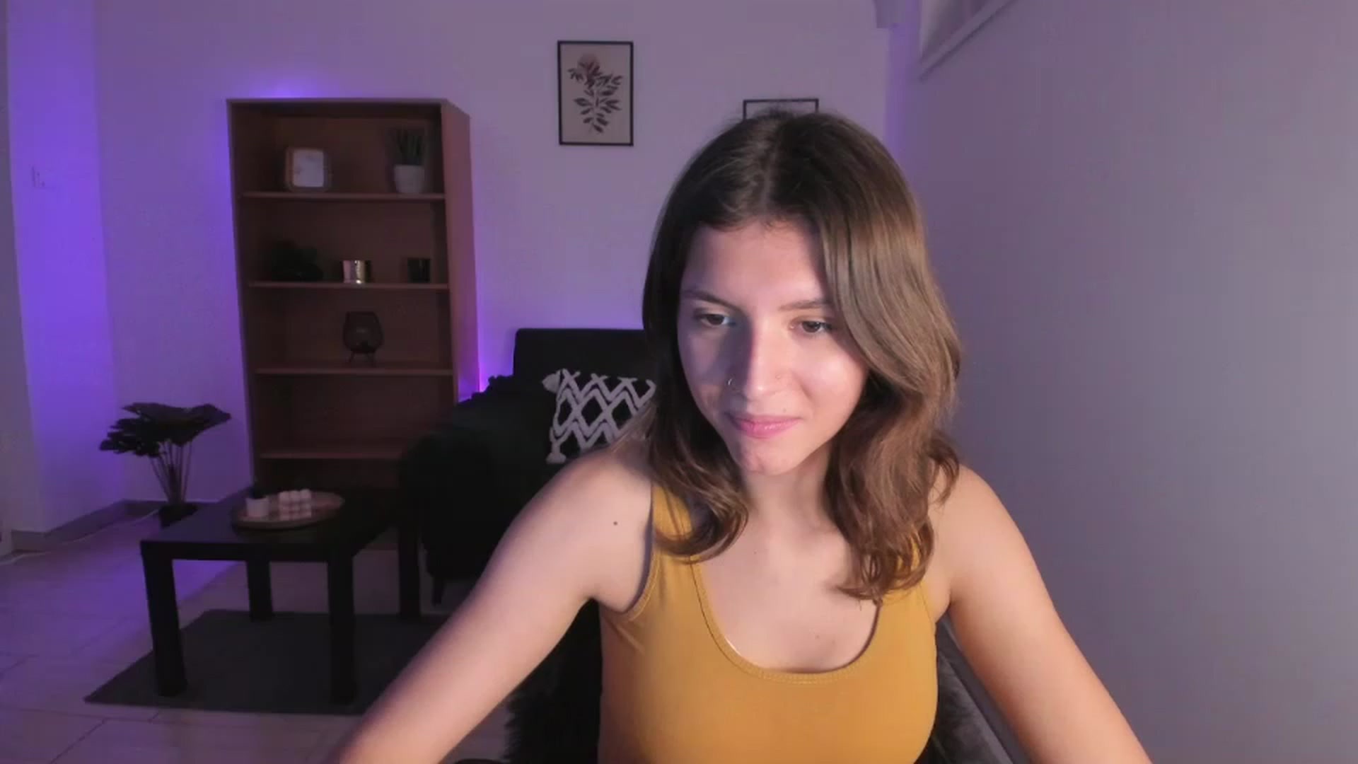 Gallery image thumbnail from SaraJaay18's myfreecams stream on, 11/22/2022, 16:46 image 17 of 20