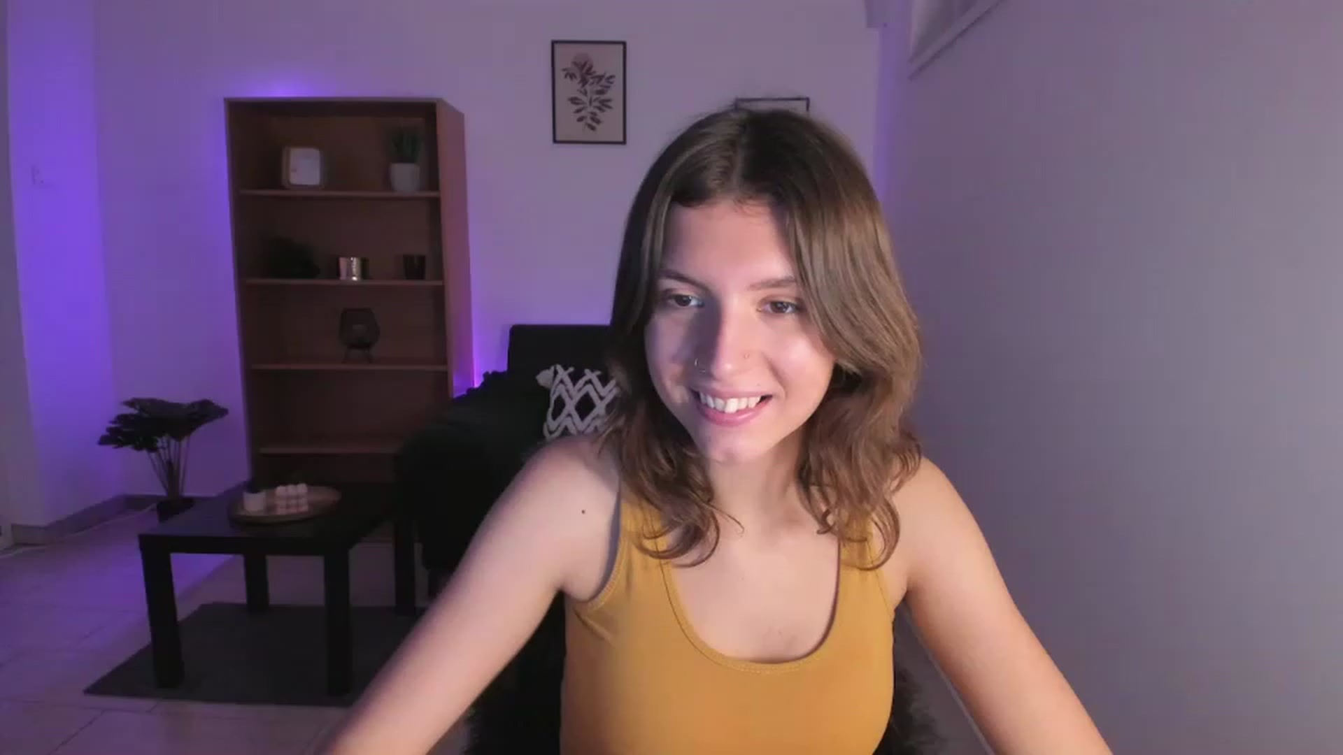 Gallery image thumbnail from SaraJaay18's myfreecams stream on, 11/22/2022, 16:46 image 6 of 20
