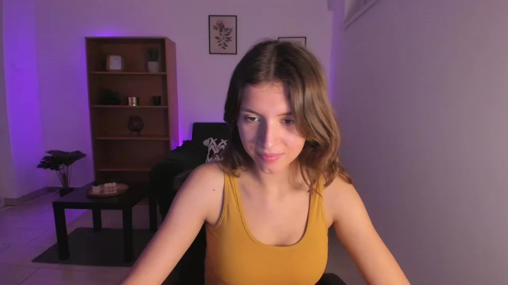 Gallery image thumbnail from SaraJaay18's myfreecams stream on, 11/22/2022, 18:02 image 16 of 20