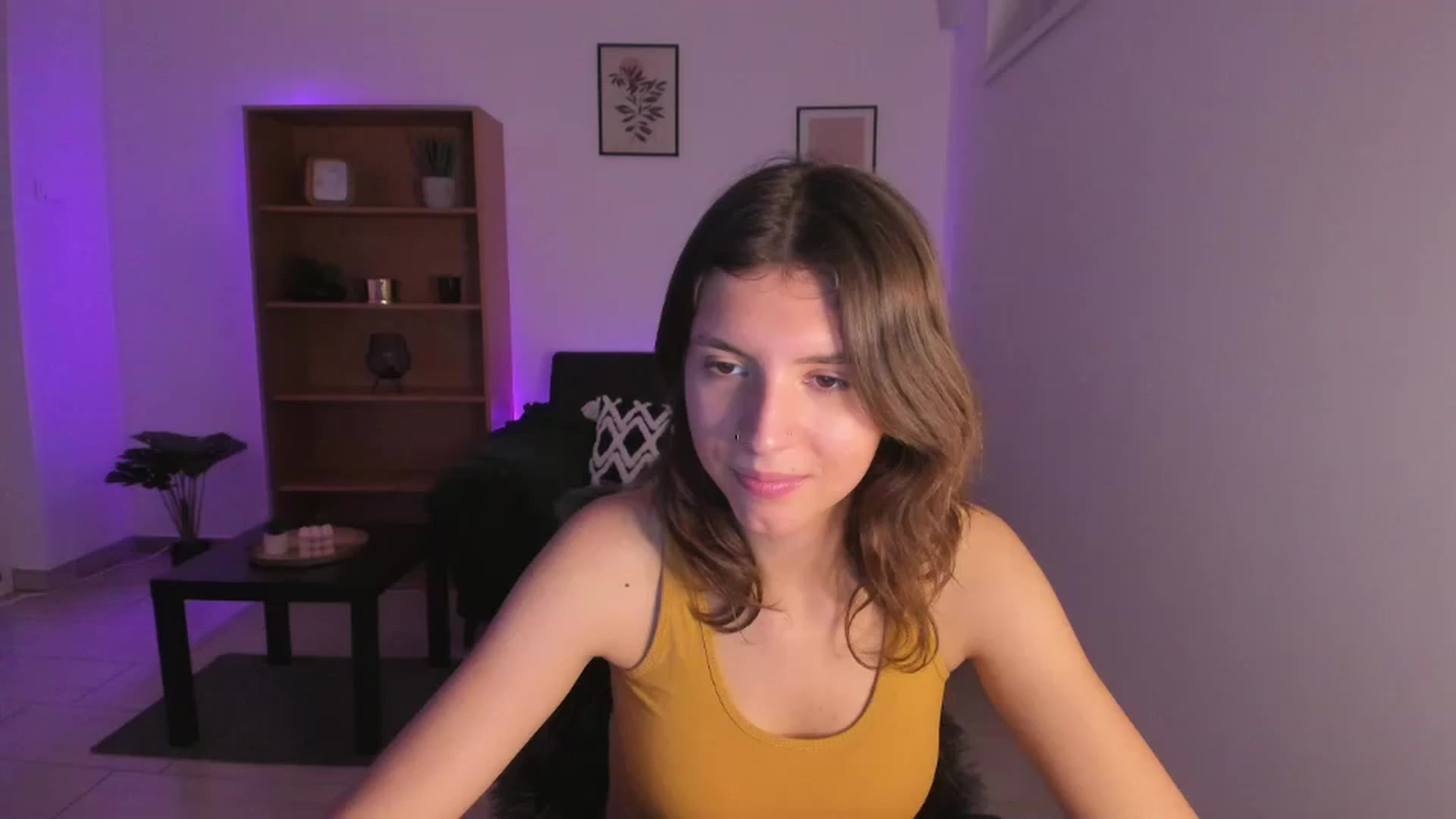 Gallery image thumbnail from SaraJaay18's myfreecams stream on, 11/22/2022, 18:02 image 10 of 20