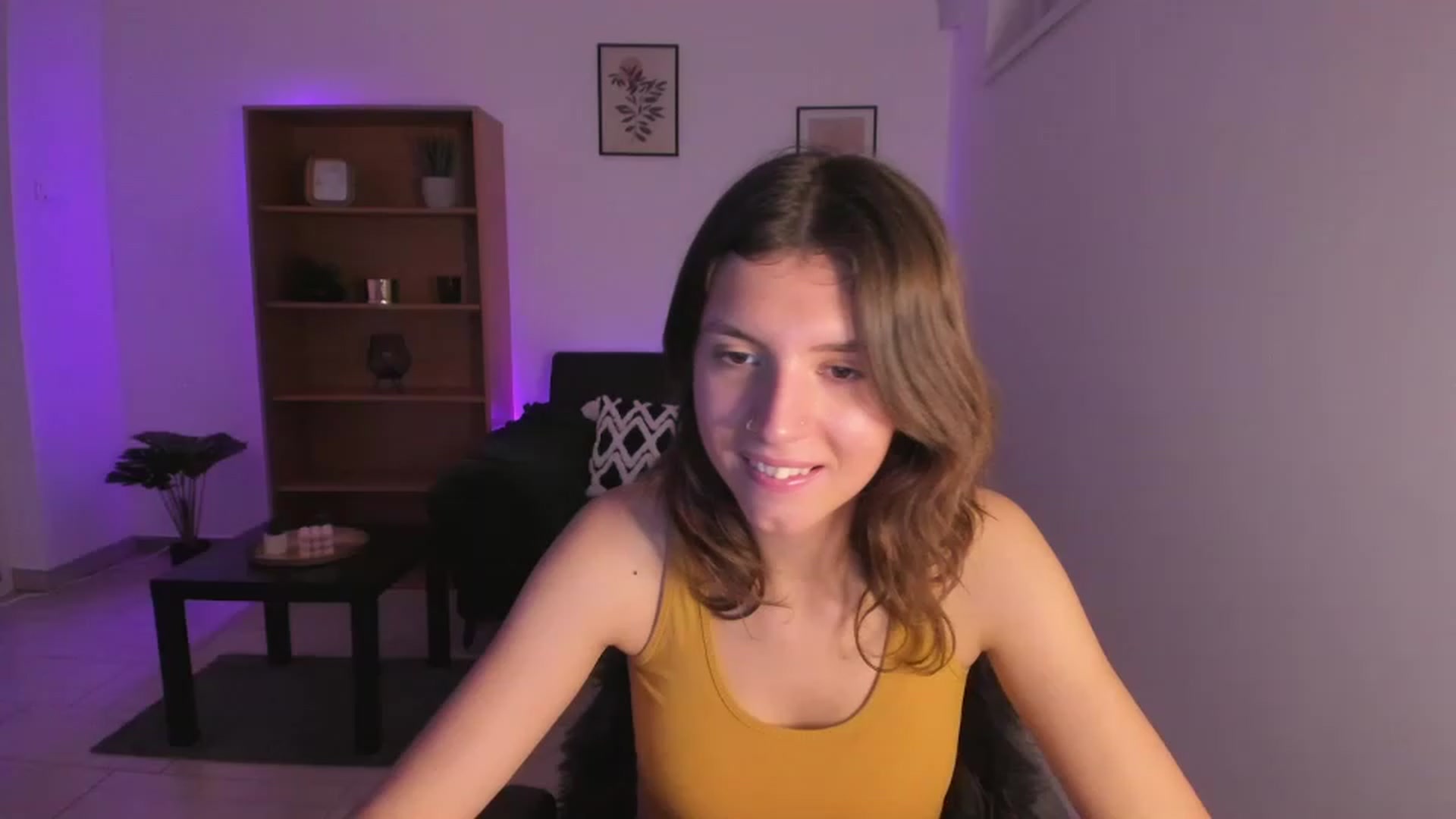 Gallery image thumbnail from SaraJaay18's myfreecams stream on, 11/22/2022, 18:02 image 9 of 20