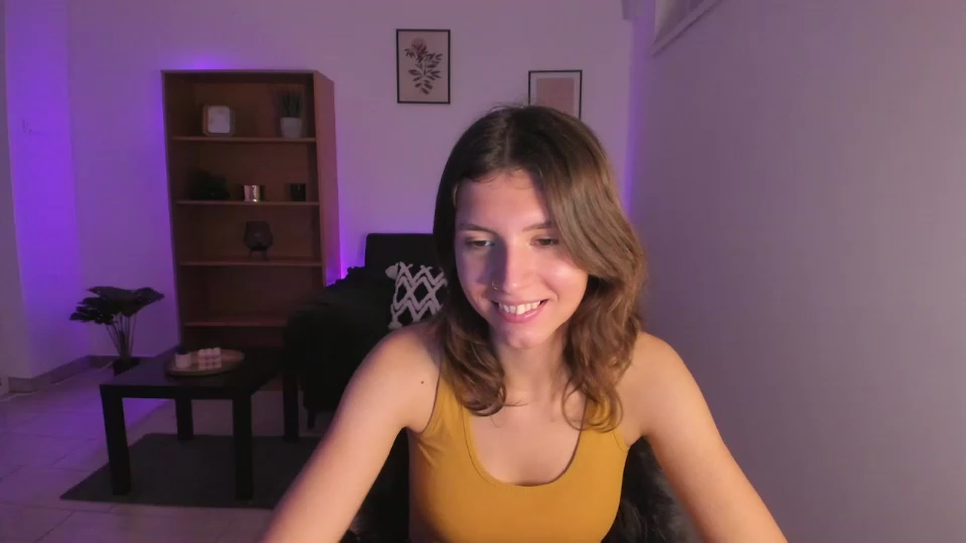 Gallery image thumbnail from SaraJaay18's myfreecams stream on, 11/22/2022, 18:02 image 11 of 20