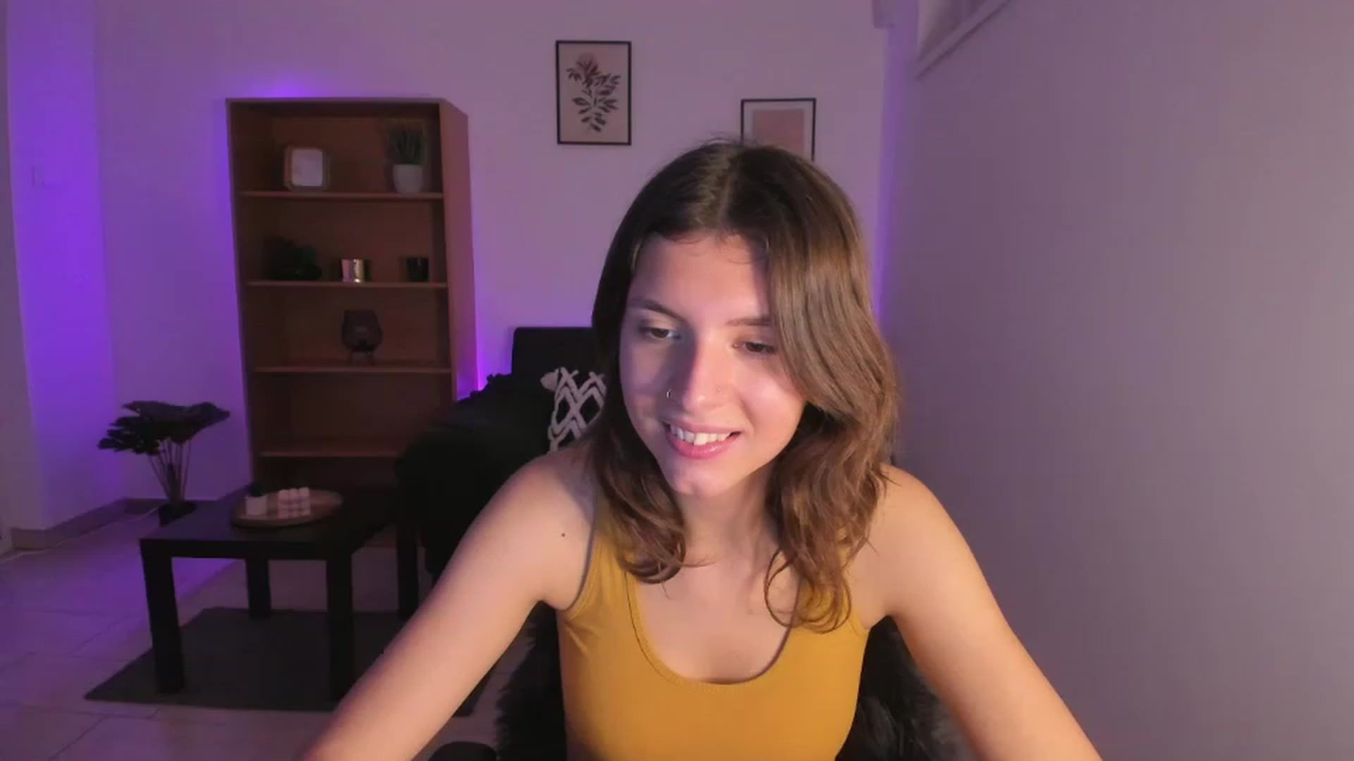 Gallery image thumbnail from SaraJaay18's myfreecams stream on, 11/22/2022, 18:02 image 12 of 20