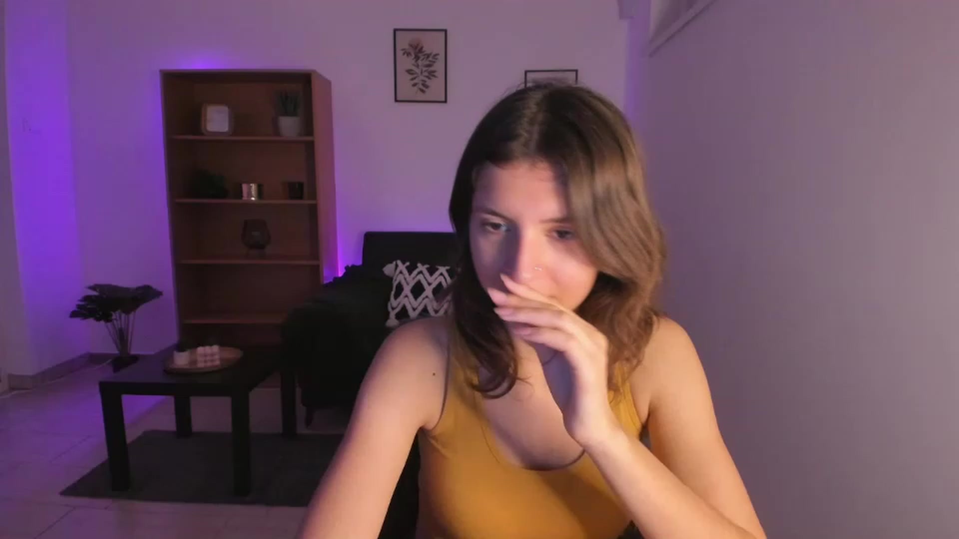 Gallery image thumbnail from SaraJaay18's myfreecams stream on, 11/22/2022, 18:02 image 8 of 20