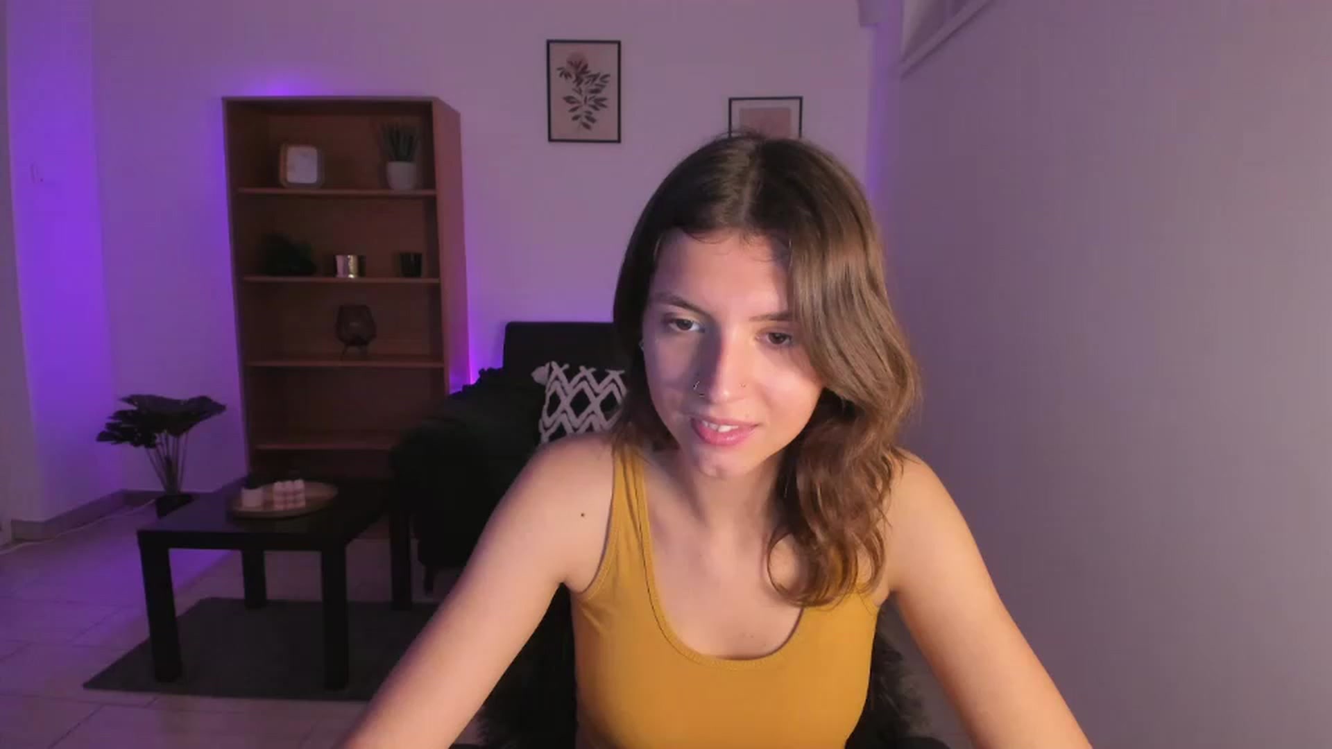 Gallery image thumbnail from SaraJaay18's myfreecams stream on, 11/22/2022, 18:02 image 5 of 20