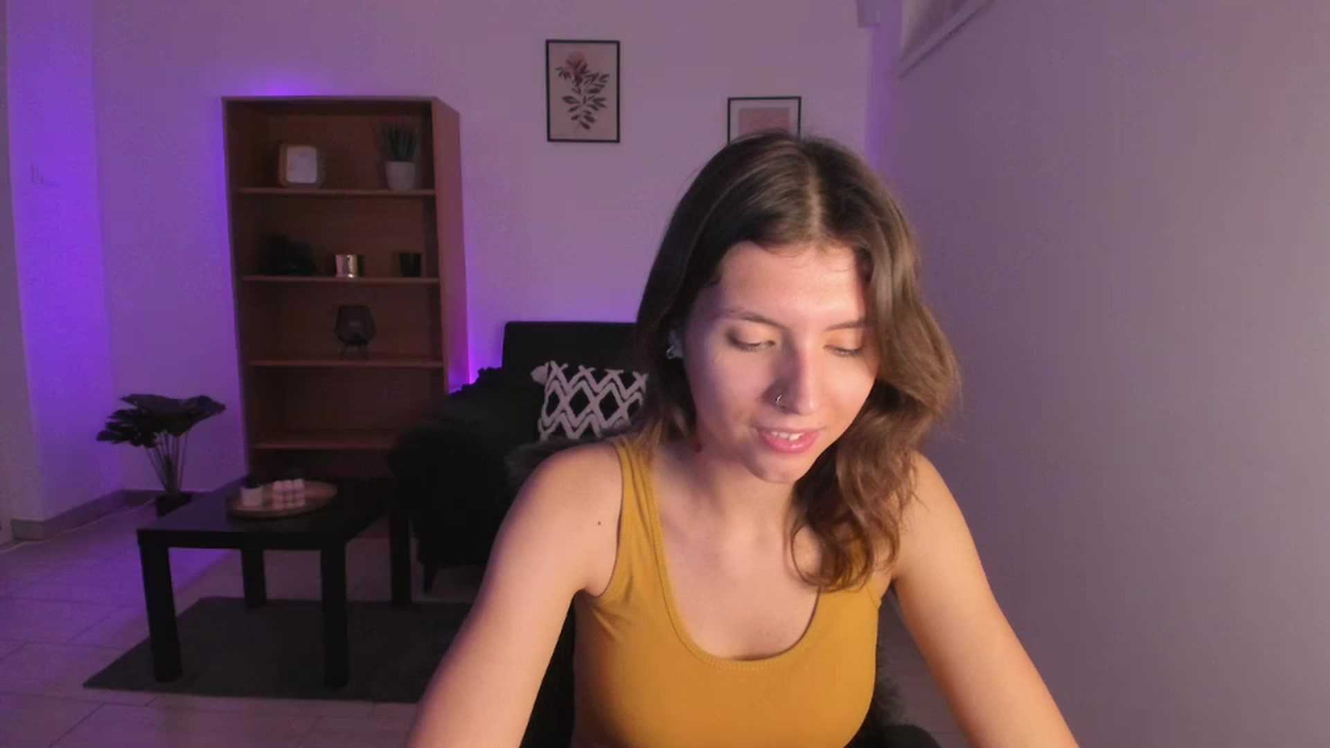 Gallery image thumbnail from SaraJaay18's myfreecams stream on, 11/22/2022, 18:02 image 4 of 20