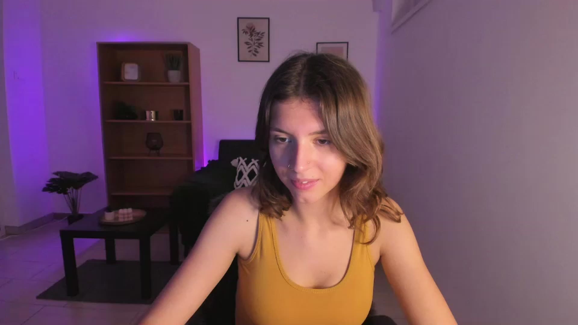 Gallery image thumbnail from SaraJaay18's myfreecams stream on, 11/22/2022, 18:02 image 17 of 20
