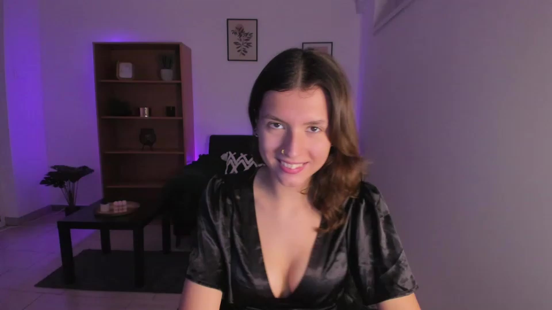Gallery image thumbnail from SaraJaay18's myfreecams stream on, 11/23/2022, 14:37 image 3 of 20