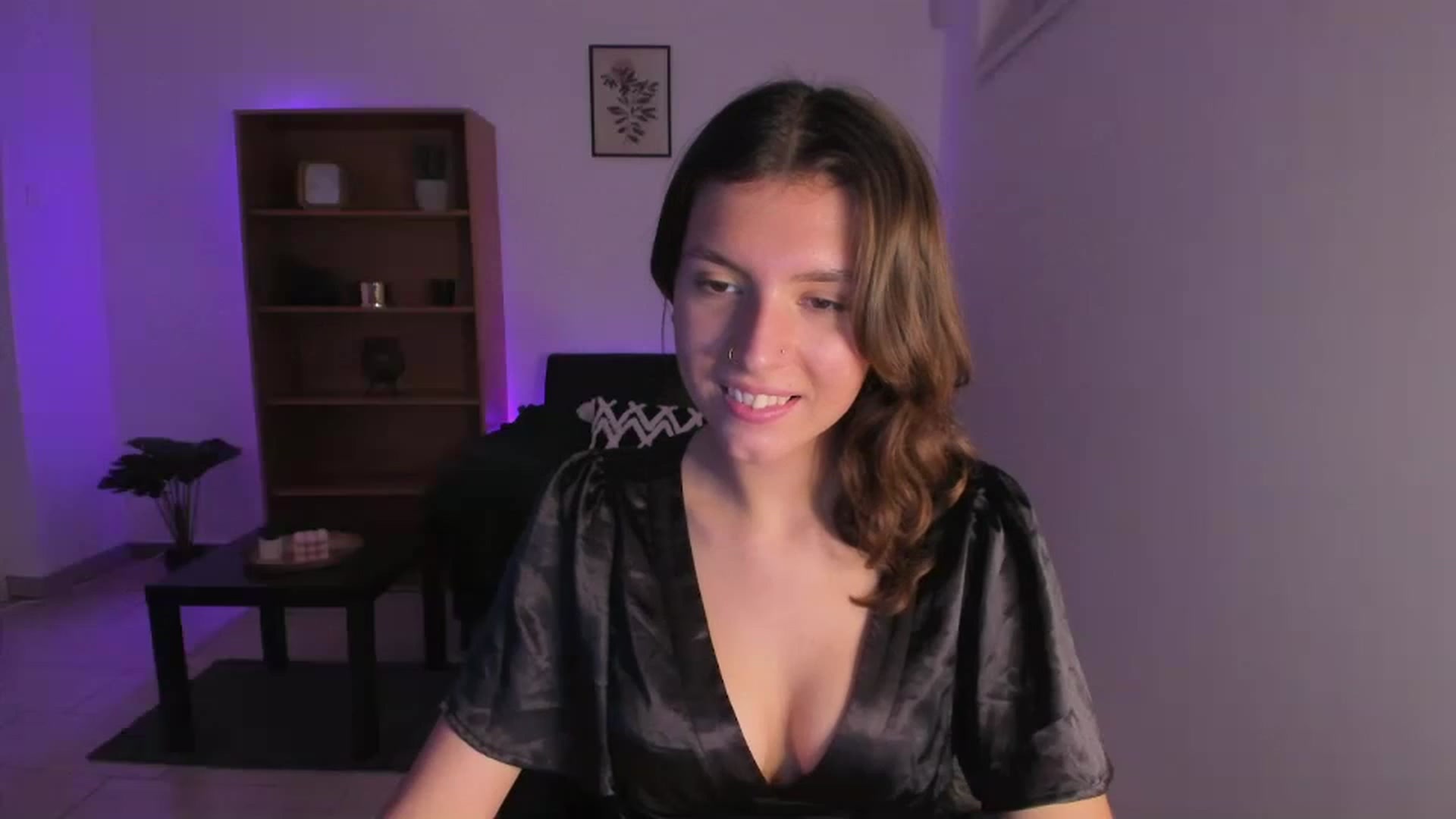 Gallery image thumbnail from SaraJaay18's myfreecams stream on, 11/23/2022, 16:17 image 13 of 20