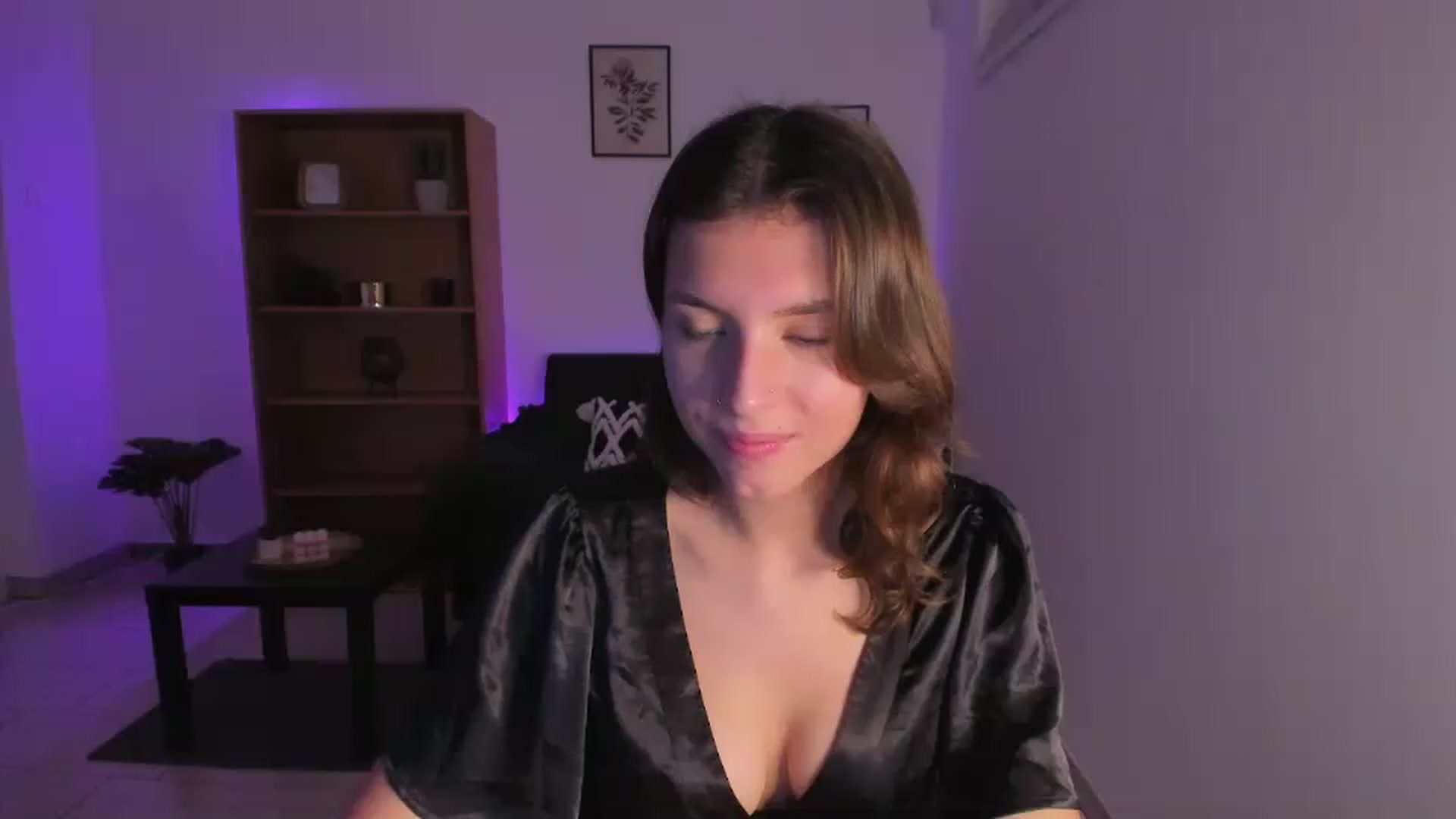 Gallery image thumbnail from SaraJaay18's myfreecams stream on, 11/23/2022, 16:17 image 10 of 20