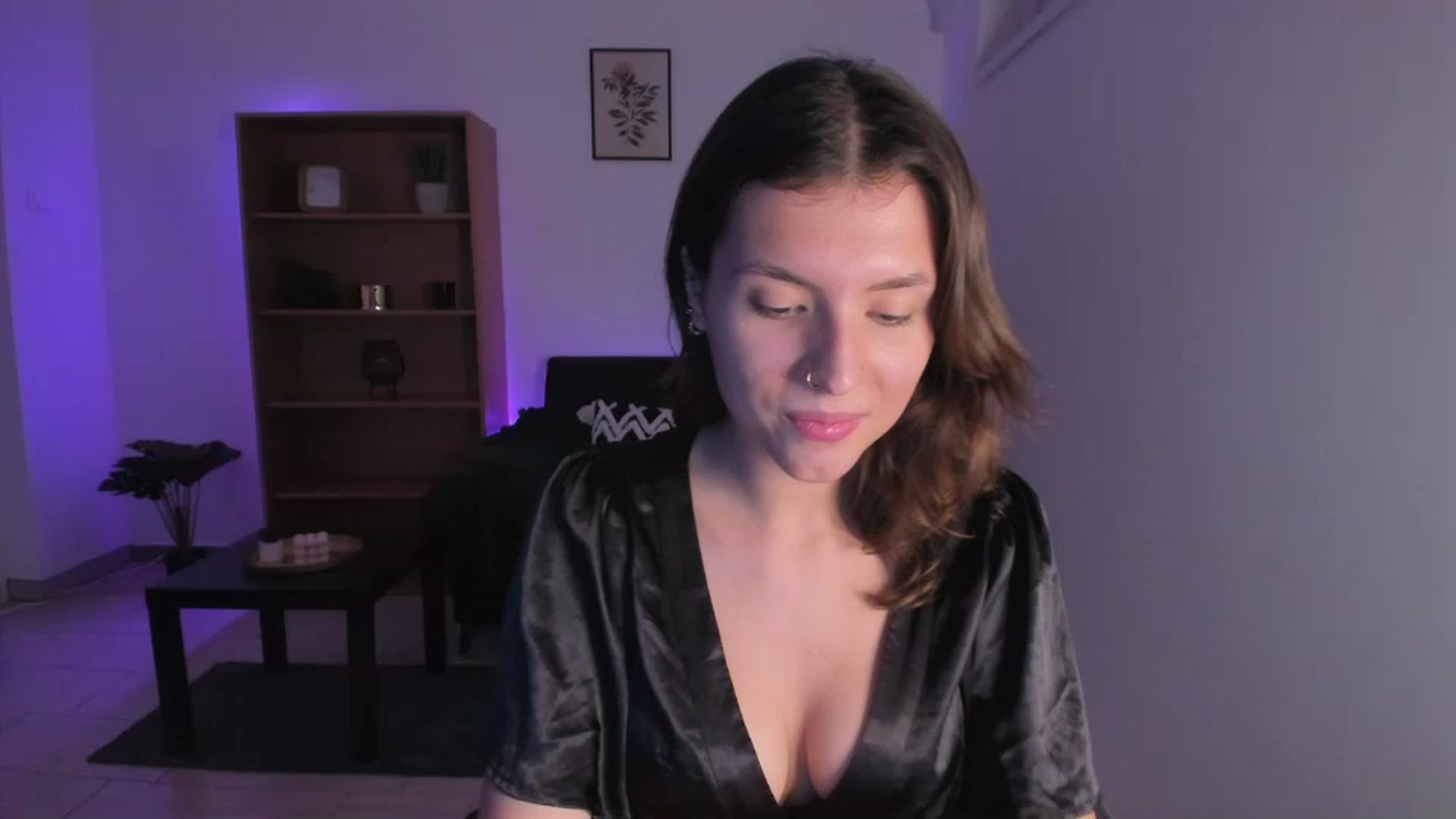 Gallery image thumbnail from SaraJaay18's myfreecams stream on, 11/23/2022, 17:24 image 13 of 20