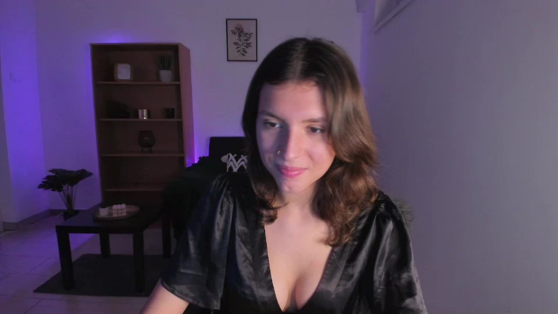 Gallery image thumbnail from SaraJaay18's myfreecams stream on, 11/23/2022, 17:24 image 3 of 20