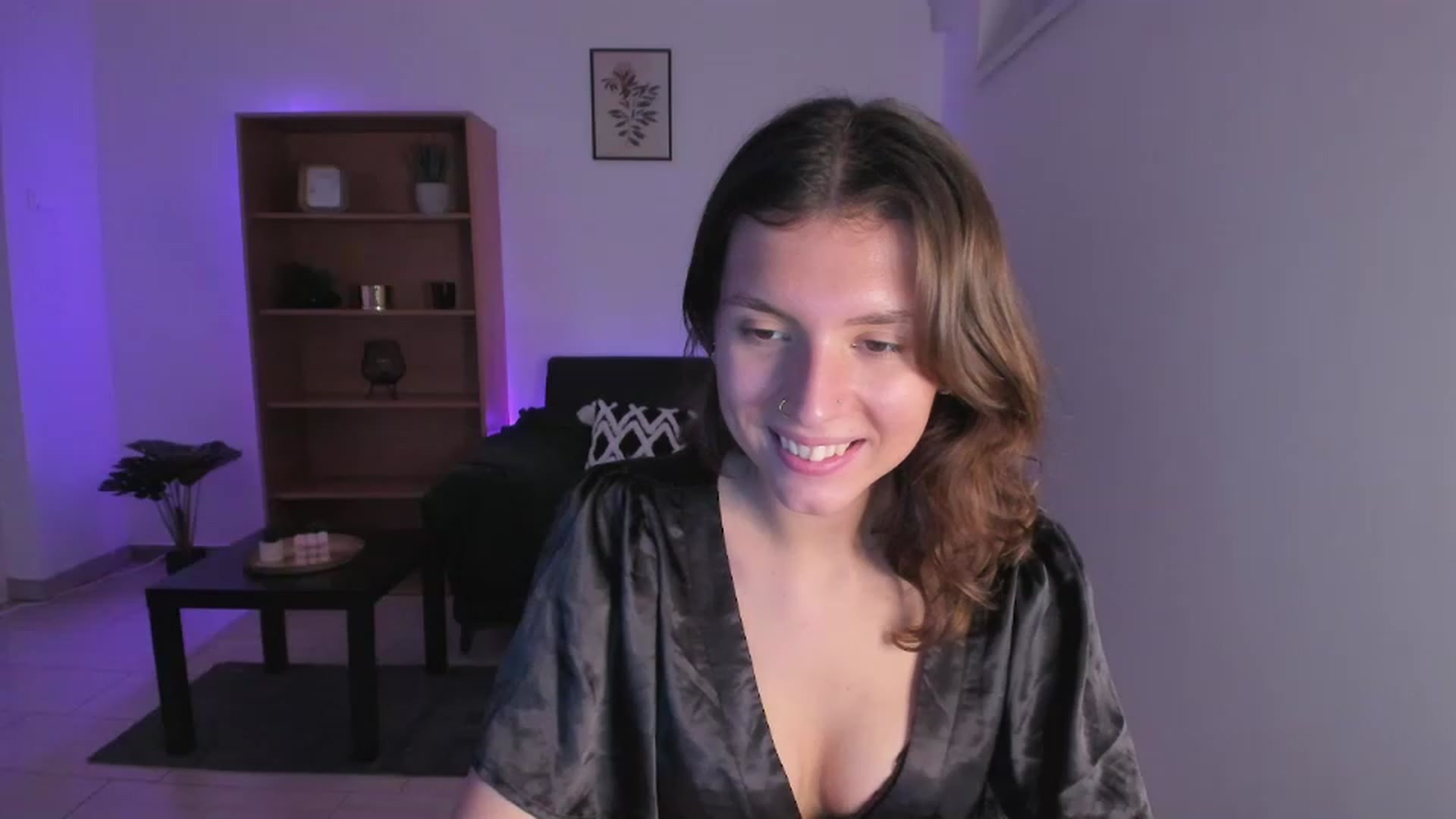 Gallery image thumbnail from SaraJaay18's myfreecams stream on, 11/23/2022, 18:36 image 18 of 20