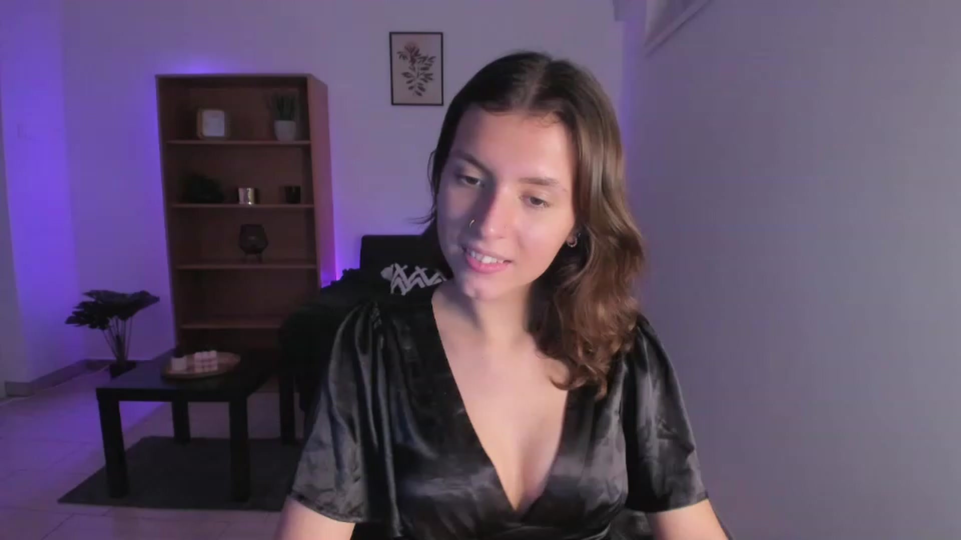 Gallery image thumbnail from SaraJaay18's myfreecams stream on, 11/23/2022, 18:36 image 3 of 20