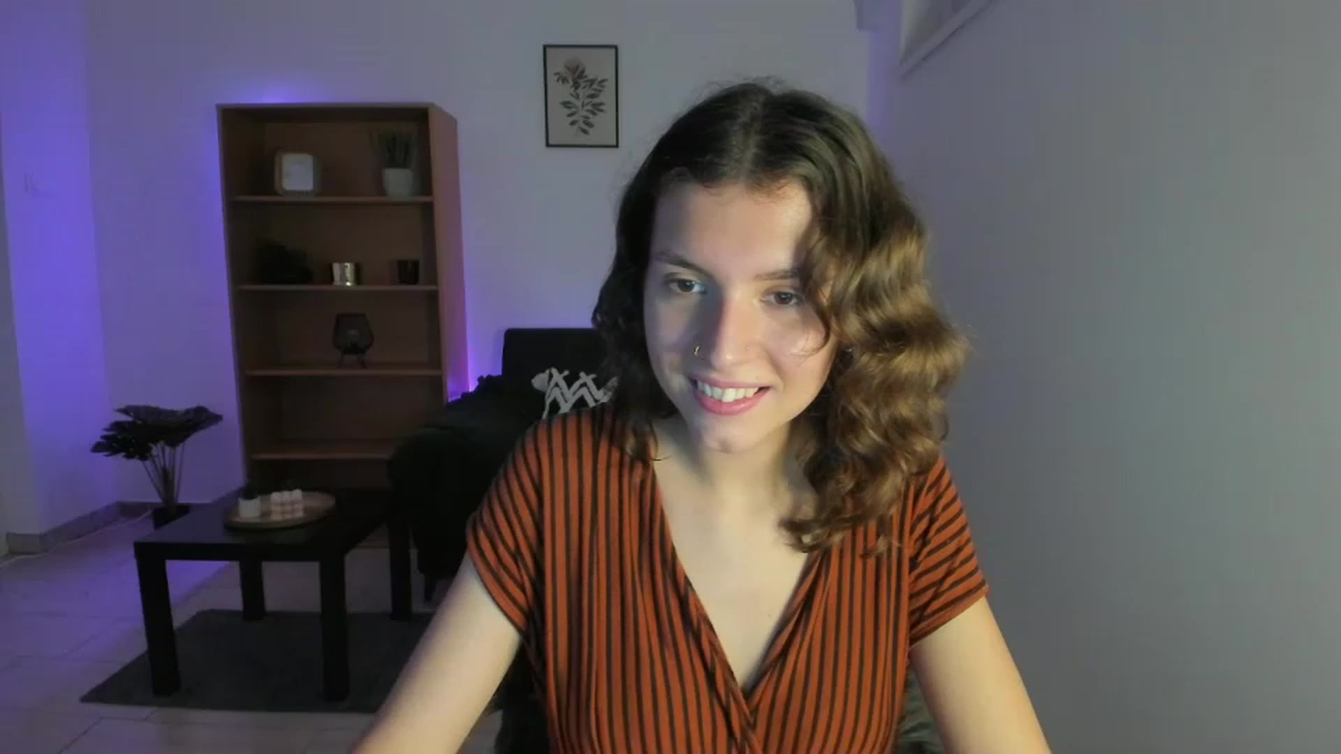 Gallery image thumbnail from SaraJaay18's myfreecams stream on, 11/24/2022, 16:07 image 18 of 20
