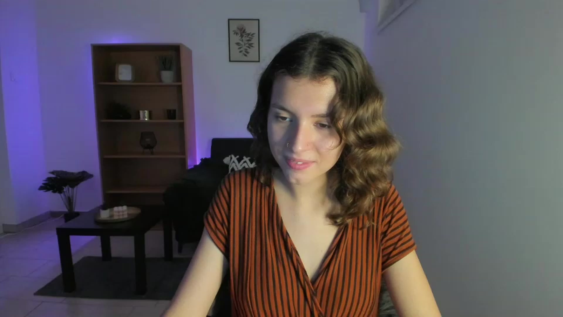 Gallery image thumbnail from SaraJaay18's myfreecams stream on, 11/24/2022, 16:07 image 17 of 20