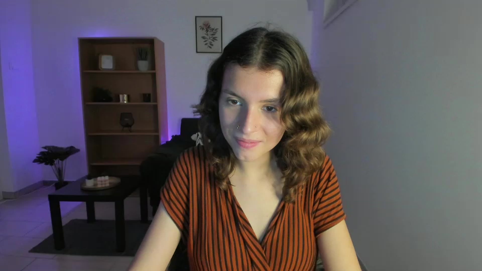 Gallery image thumbnail from SaraJaay18's myfreecams stream on, 11/24/2022, 16:07 image 6 of 20