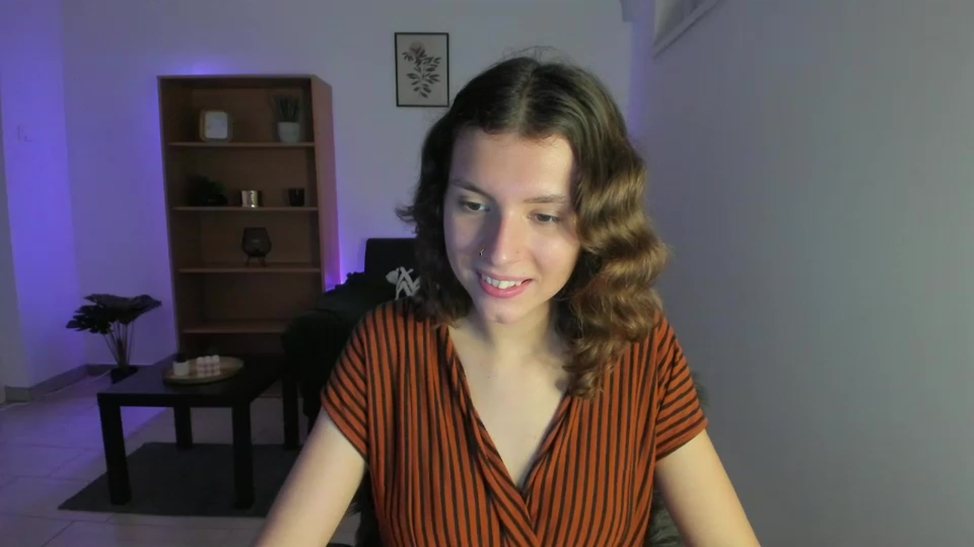 Gallery image thumbnail from SaraJaay18's myfreecams stream on, 11/24/2022, 16:07 image 4 of 20