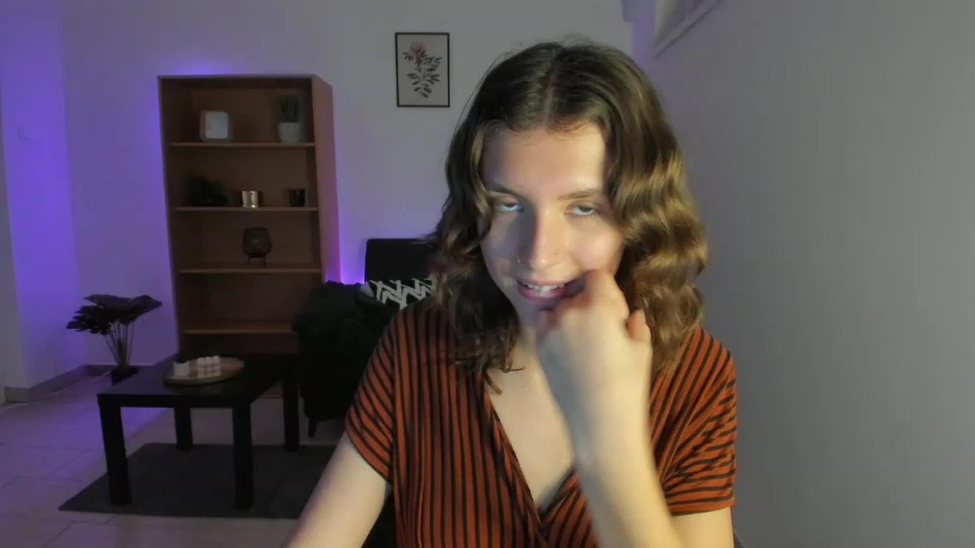 Gallery image thumbnail from SaraJaay18's myfreecams stream on, 11/24/2022, 17:36 image 15 of 20