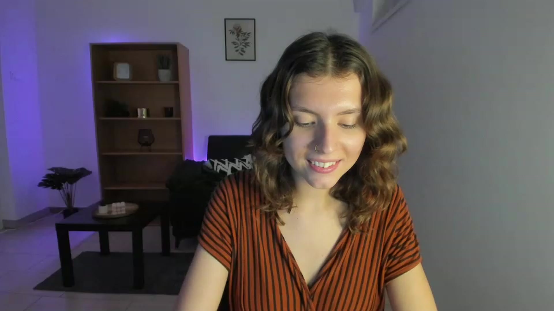 Gallery image thumbnail from SaraJaay18's myfreecams stream on, 11/24/2022, 17:36 image 17 of 20