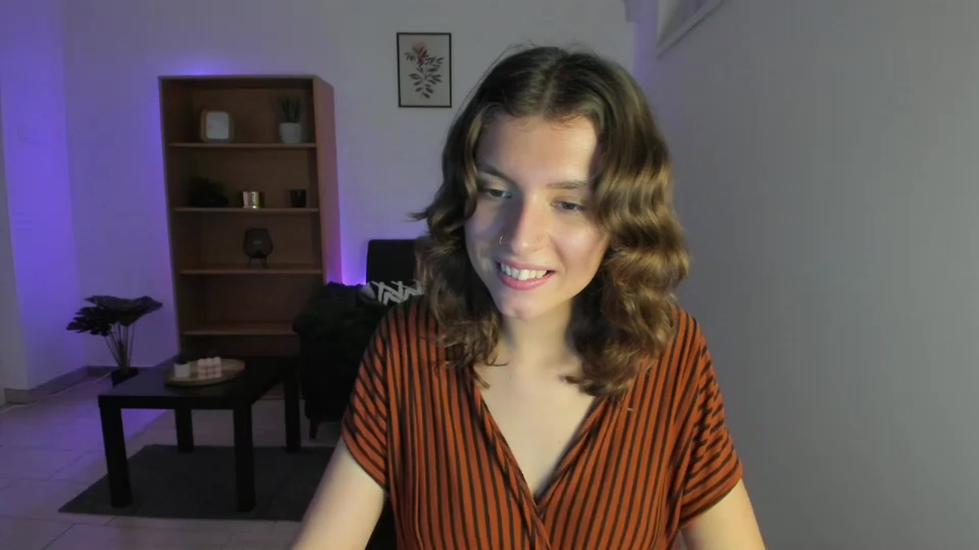 Gallery image thumbnail from SaraJaay18's myfreecams stream on, 11/24/2022, 17:36 image 14 of 20