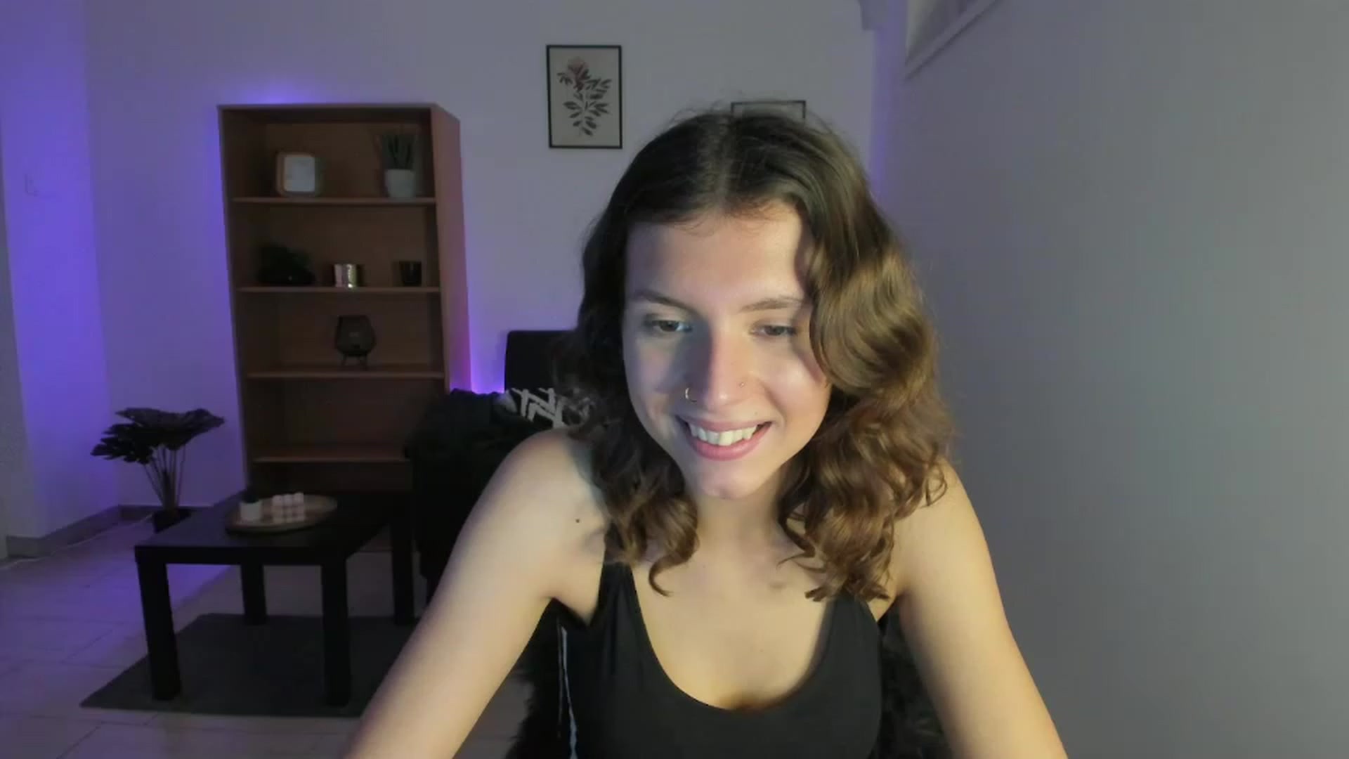 Gallery image thumbnail from SaraJaay18's myfreecams stream on, 11/25/2022, 16:13 image 9 of 20