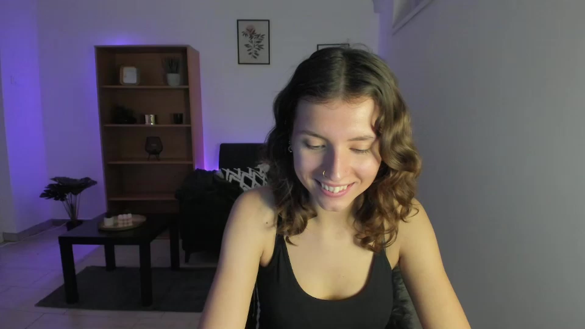 Gallery image thumbnail from SaraJaay18's myfreecams stream on, 11/25/2022, 16:13 image 19 of 20