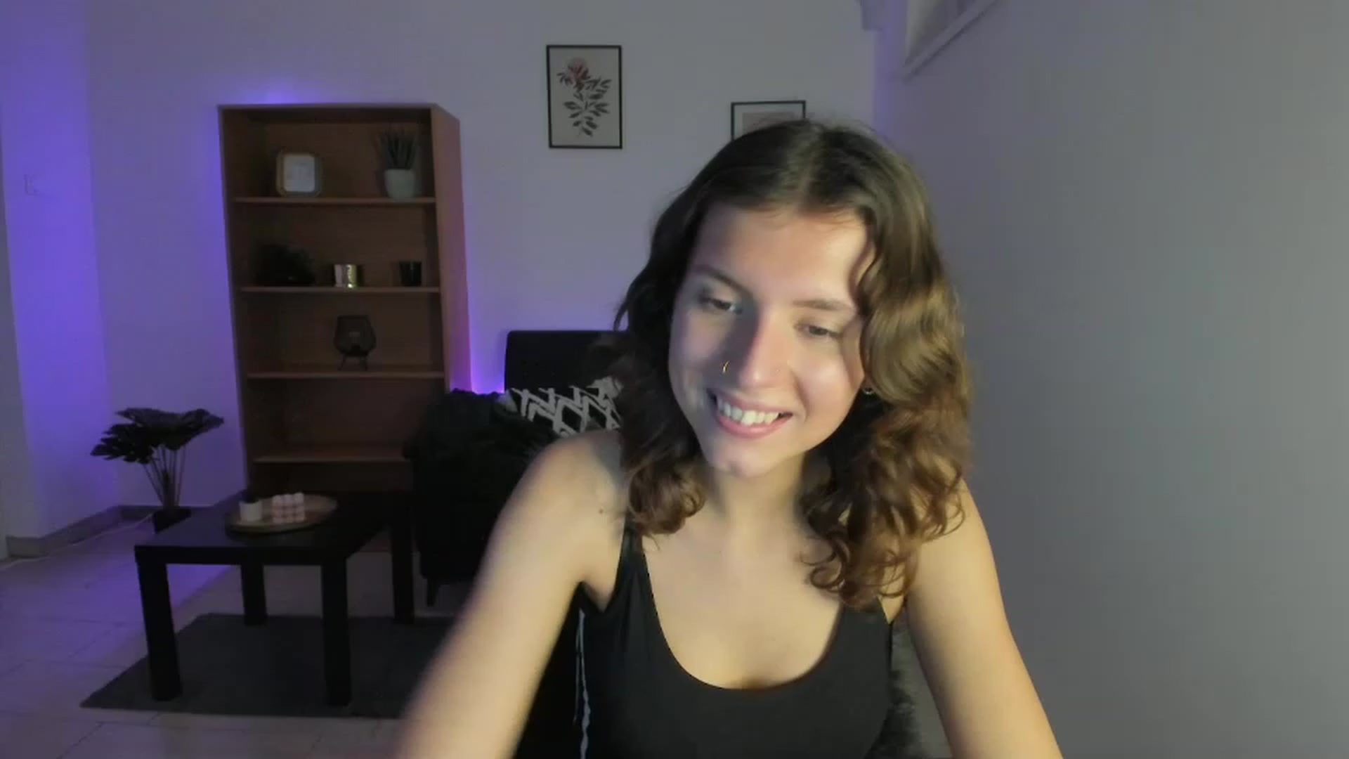 Gallery image thumbnail from SaraJaay18's myfreecams stream on, 11/25/2022, 16:13 image 8 of 20