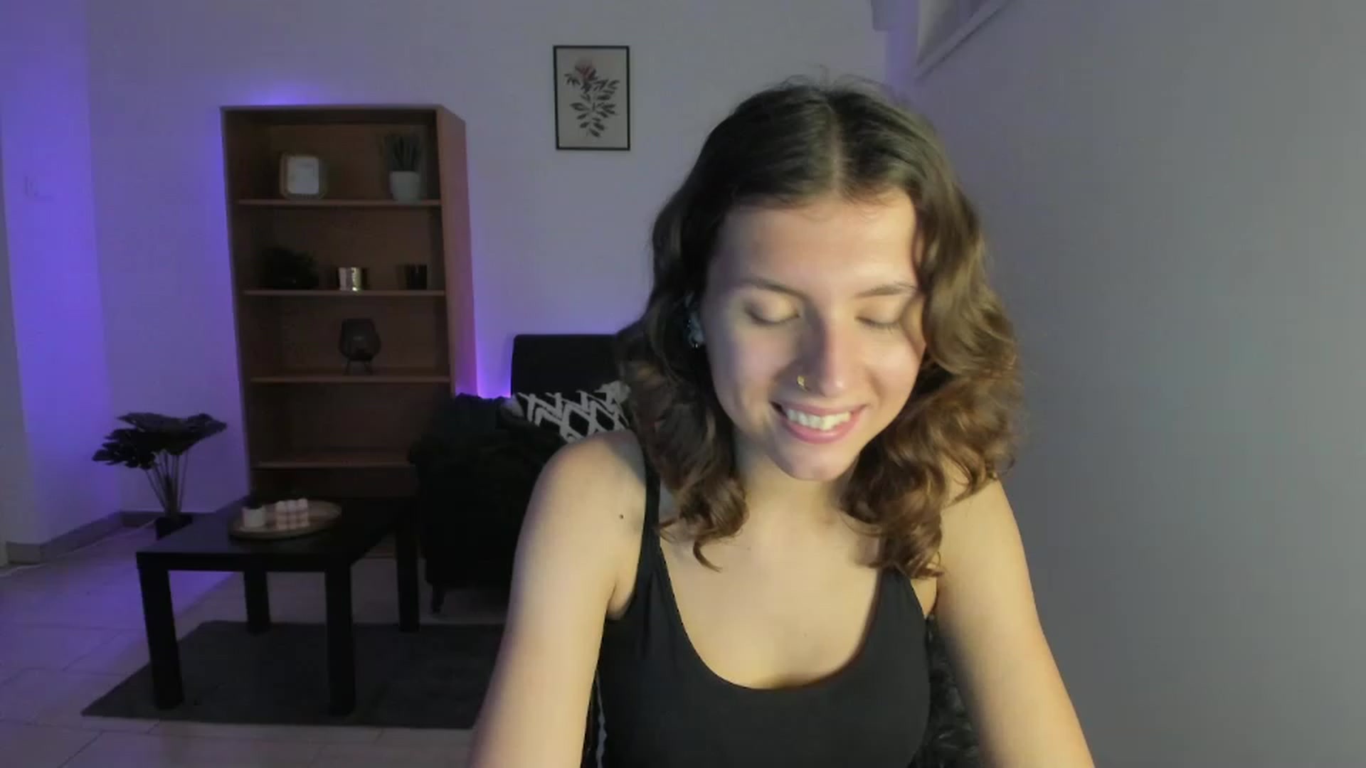Gallery image thumbnail from SaraJaay18's myfreecams stream on, 11/25/2022, 16:13 image 11 of 20