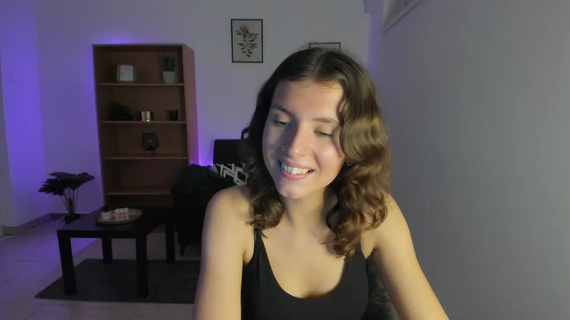Gallery image thumbnail from SaraJaay18's myfreecams stream on, 11/25/2022, 16:13 image 12 of 20