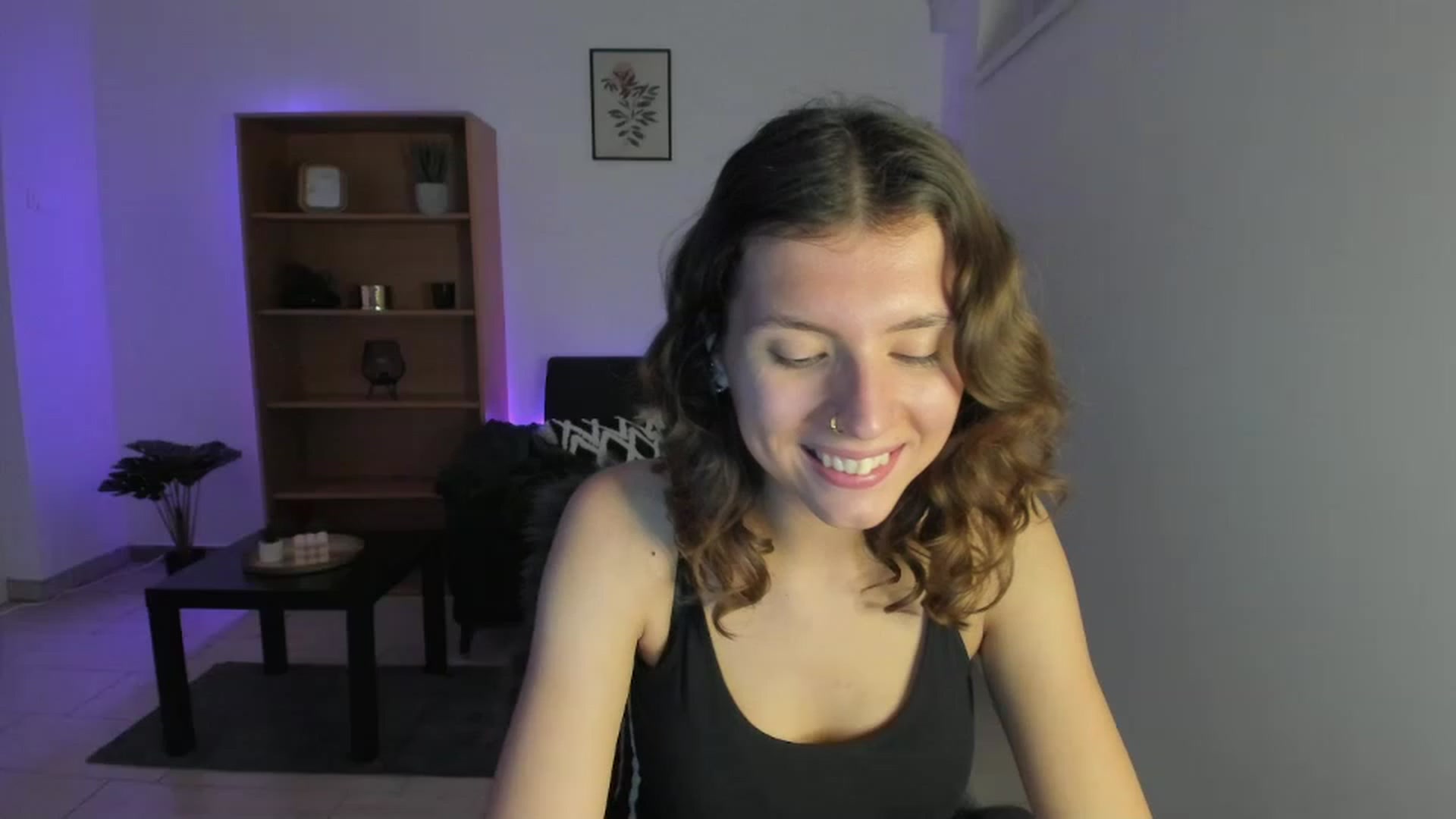 Gallery image thumbnail from SaraJaay18's myfreecams stream on, 11/25/2022, 16:13 image 6 of 20