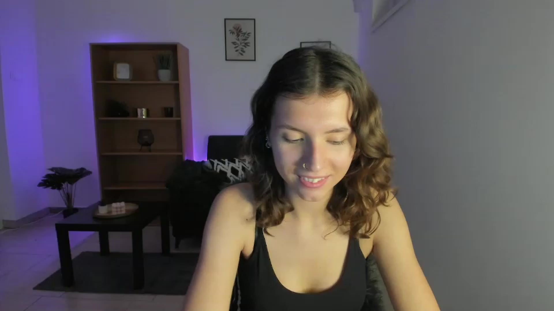 Gallery image thumbnail from SaraJaay18's myfreecams stream on, 11/25/2022, 16:13 image 17 of 20