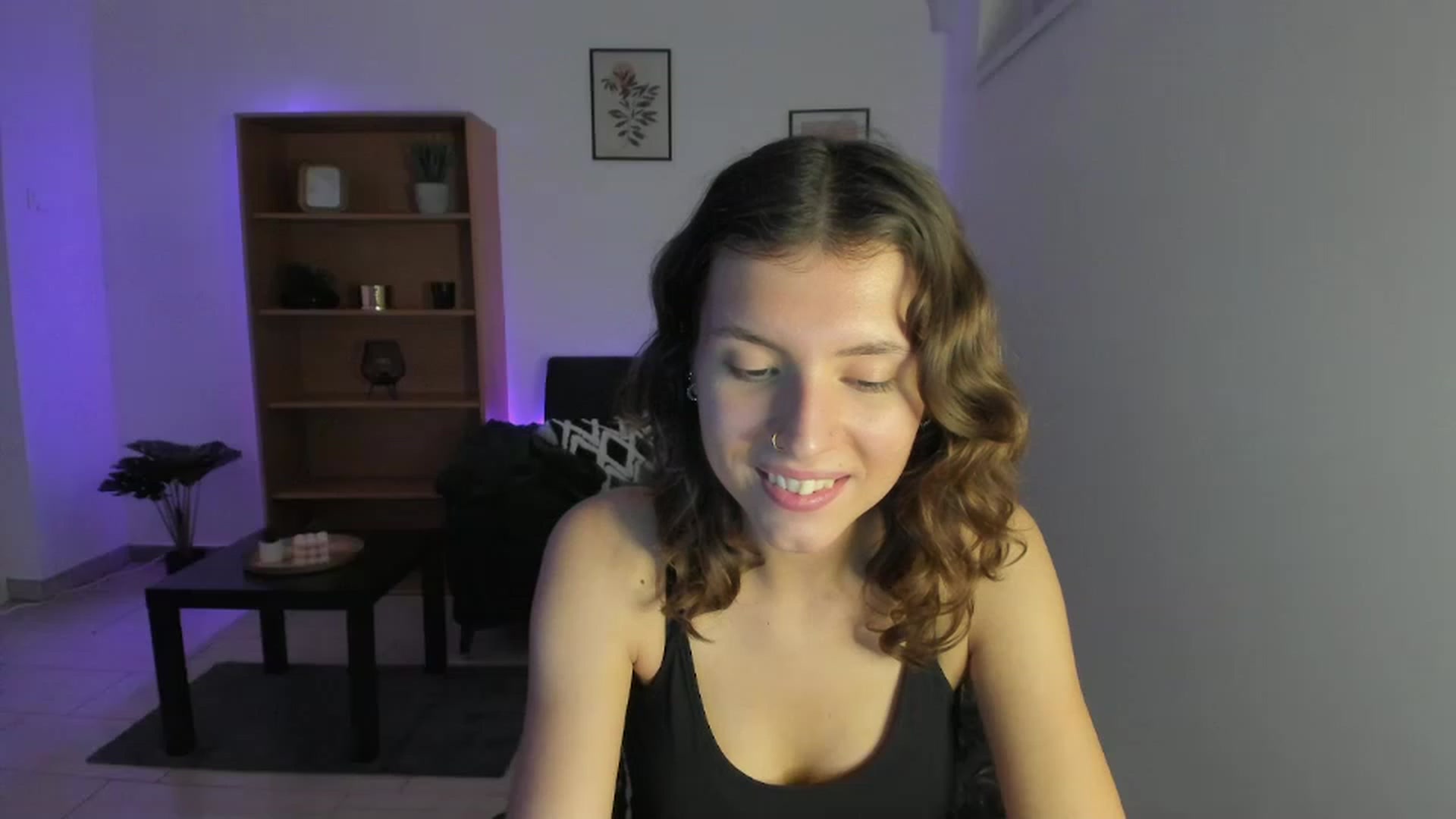 Gallery image thumbnail from SaraJaay18's myfreecams stream on, 11/25/2022, 16:13 image 20 of 20