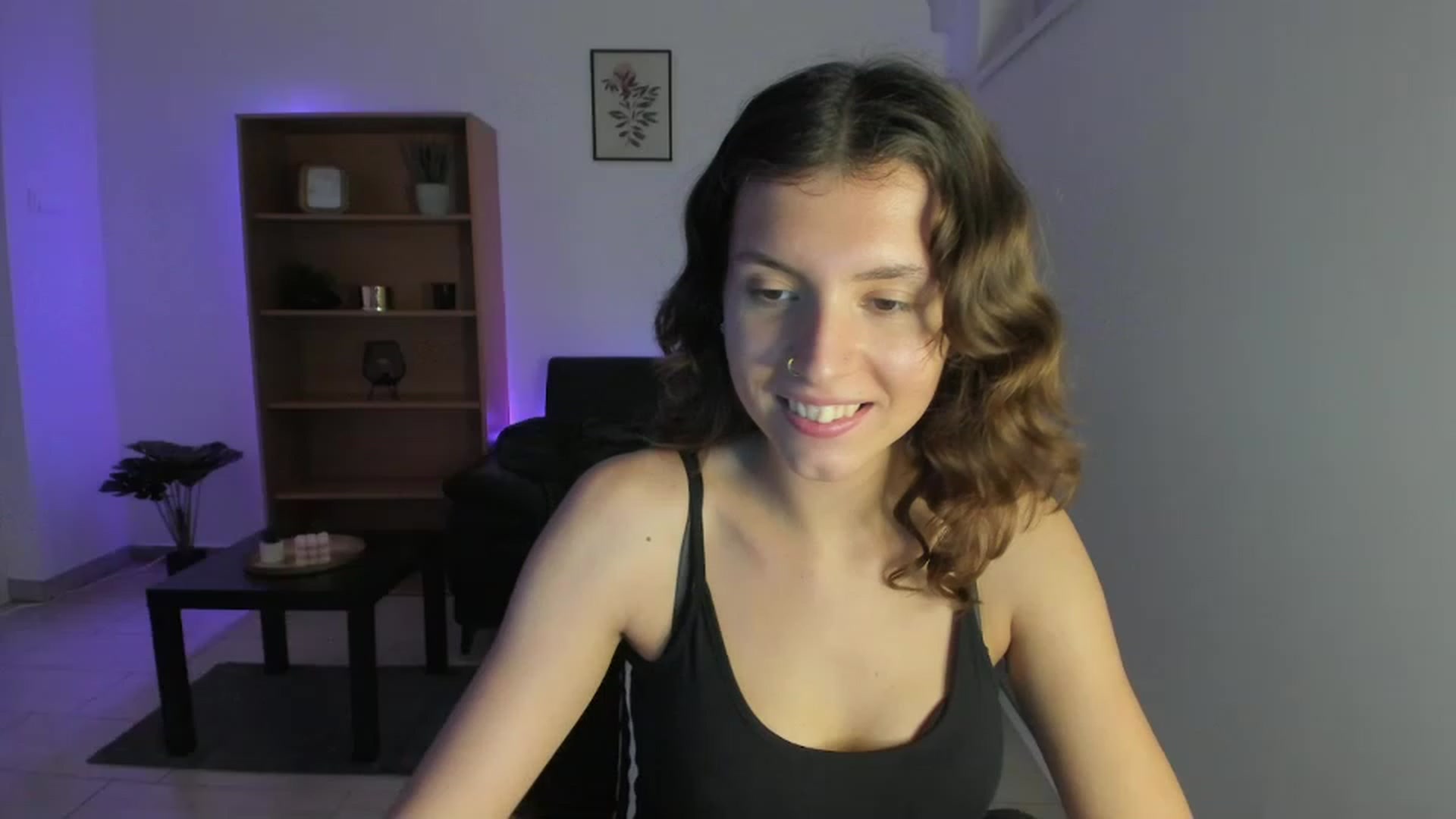 Gallery image thumbnail from SaraJaay18's myfreecams stream on, 11/25/2022, 18:31 image 7 of 20