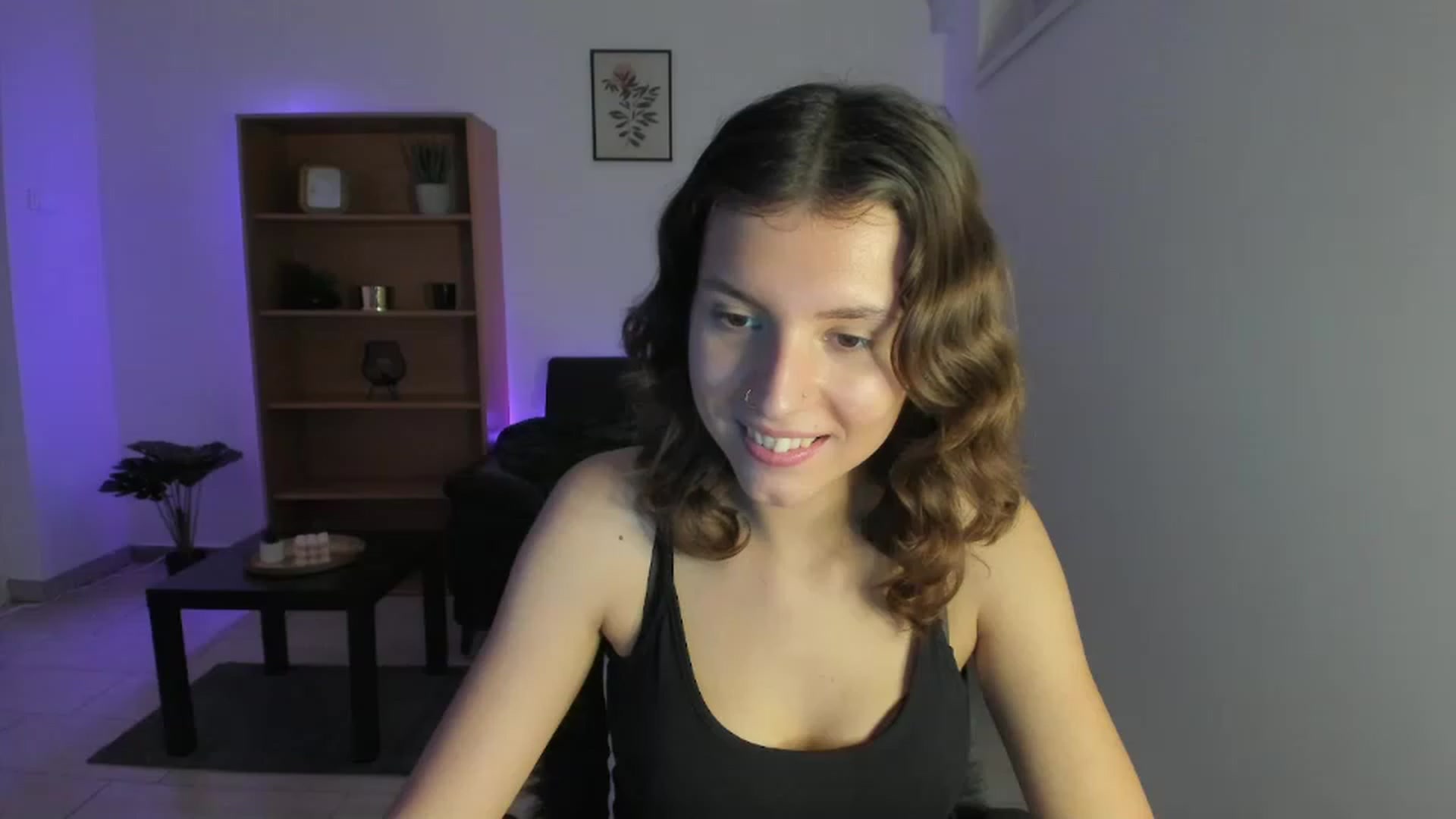 Gallery image thumbnail from SaraJaay18's myfreecams stream on, 11/25/2022, 18:31 image 17 of 20