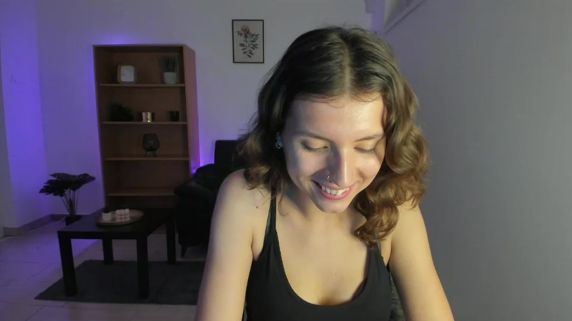Gallery image thumbnail from SaraJaay18's myfreecams stream on, 11/25/2022, 18:31 image 19 of 20