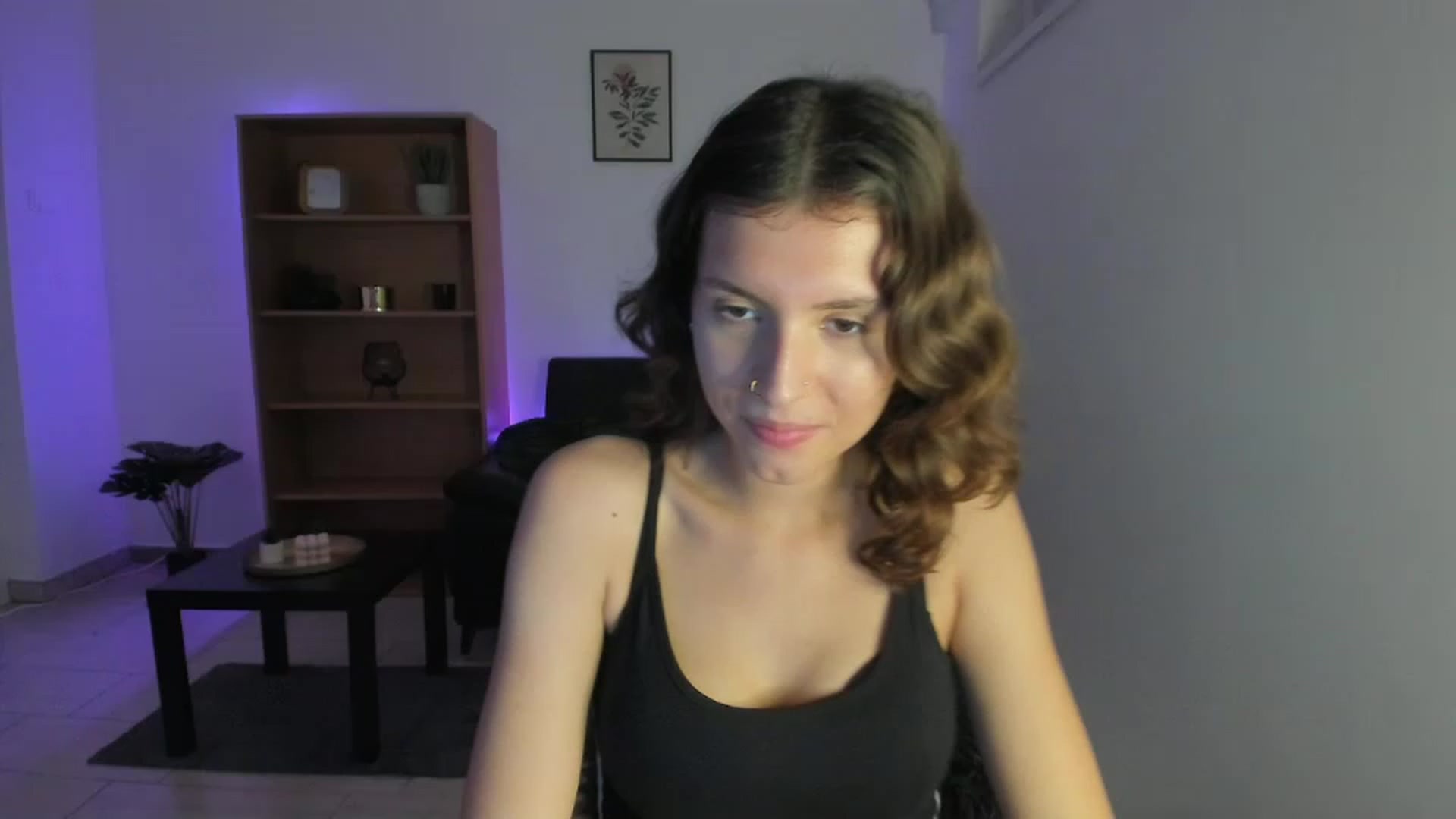 Gallery image thumbnail from SaraJaay18's myfreecams stream on, 11/25/2022, 18:31 image 18 of 20