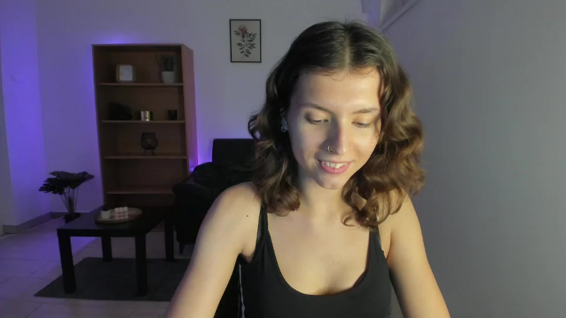 Gallery image thumbnail from SaraJaay18's myfreecams stream on, 11/25/2022, 18:31 image 6 of 20