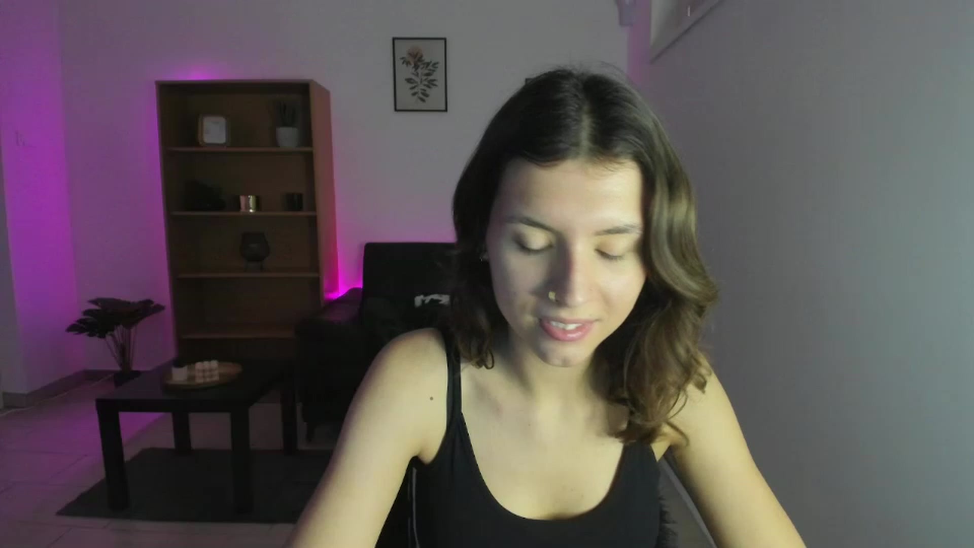 Gallery image thumbnail from SaraJaay18's myfreecams stream on, 12/04/2022, 11:57 image 6 of 20